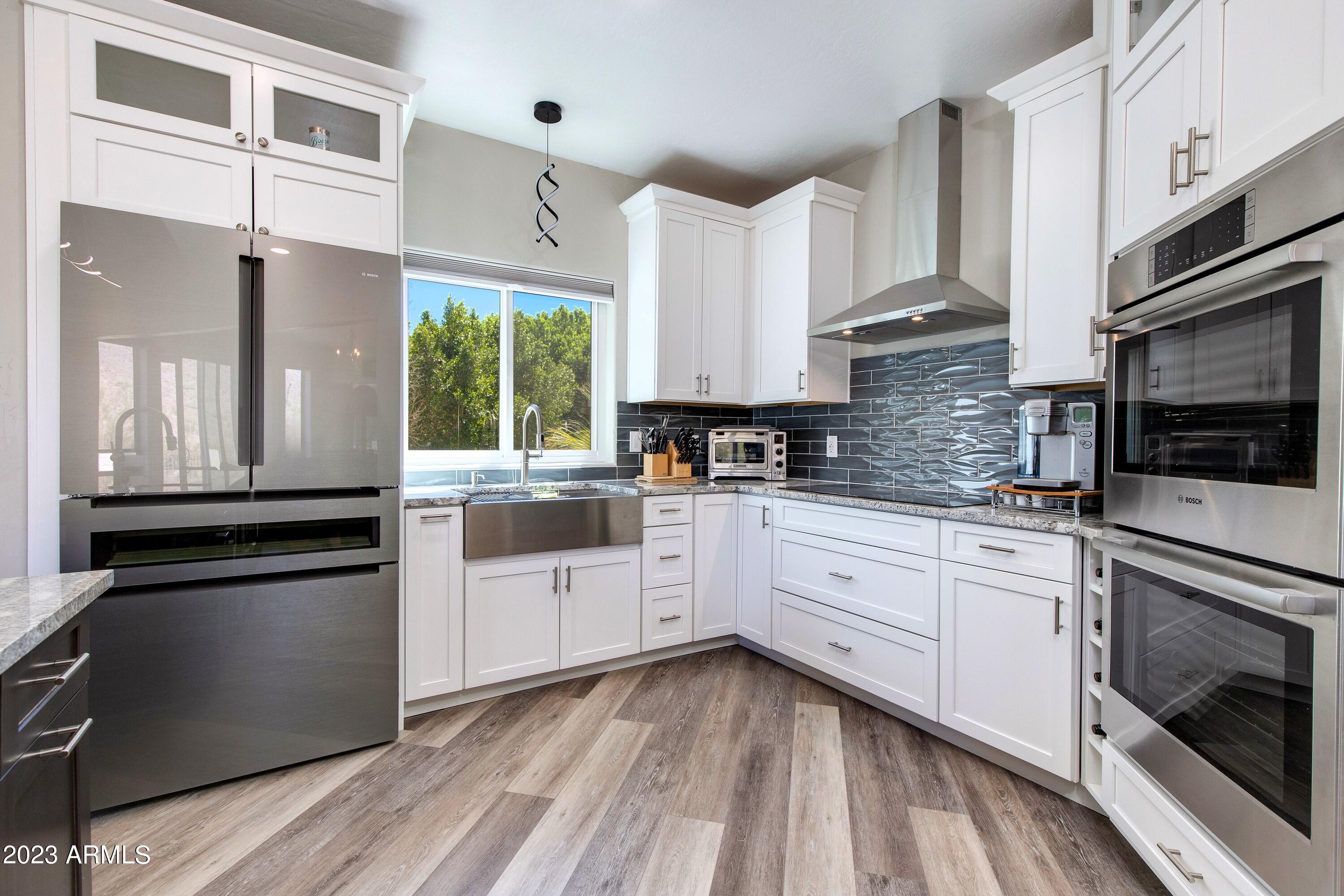 1706 E Gelding Drive