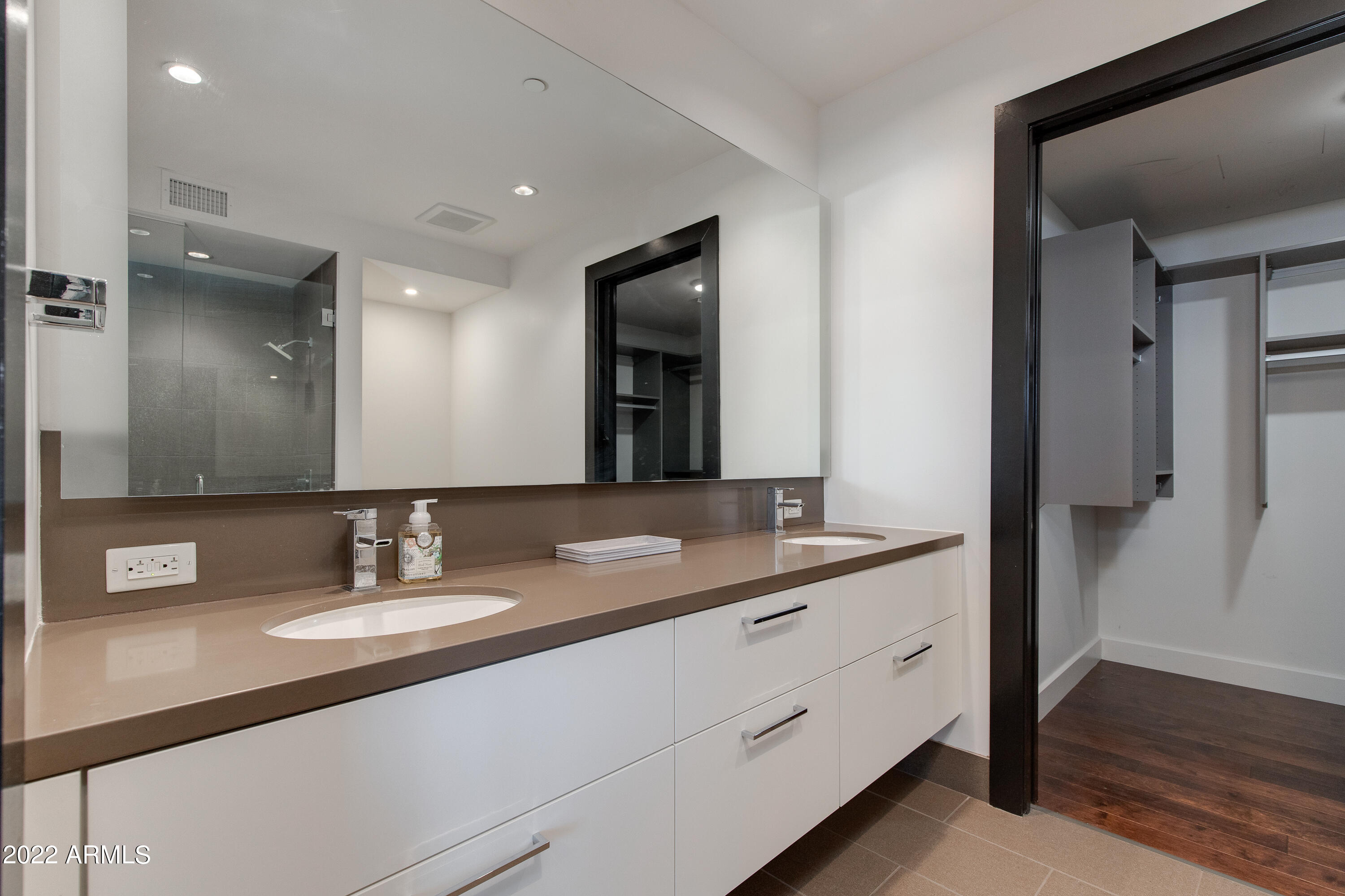 4422 N 75TH Street, 3010