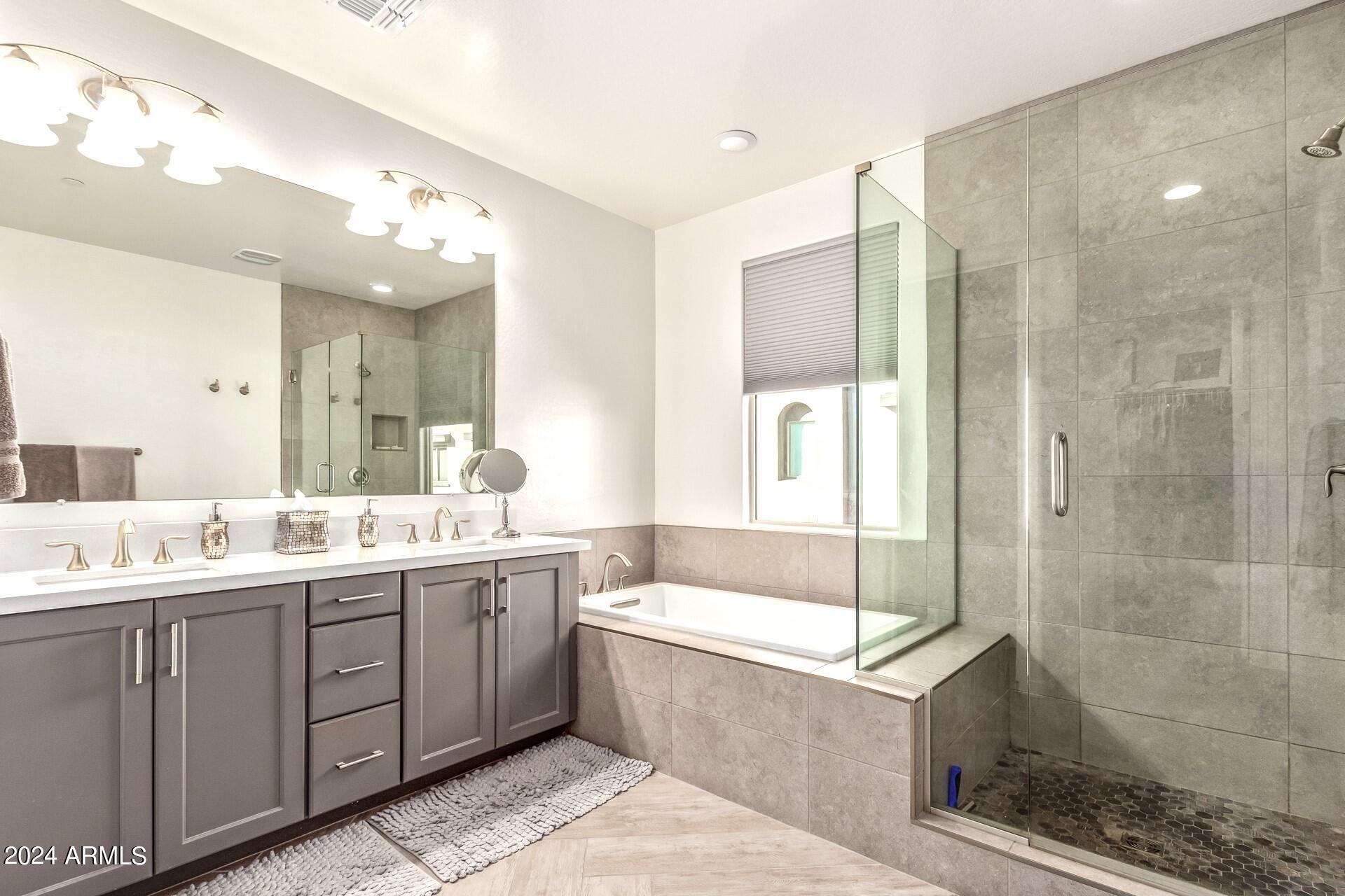 7480 E PARAISO Drive