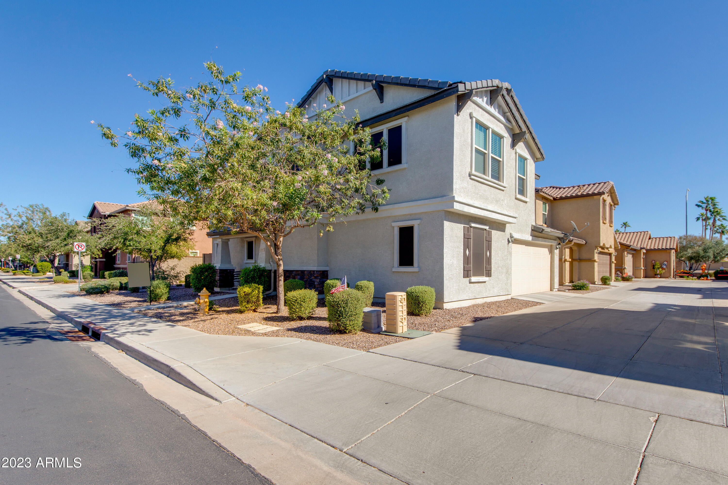 1447 N BALBOA Street