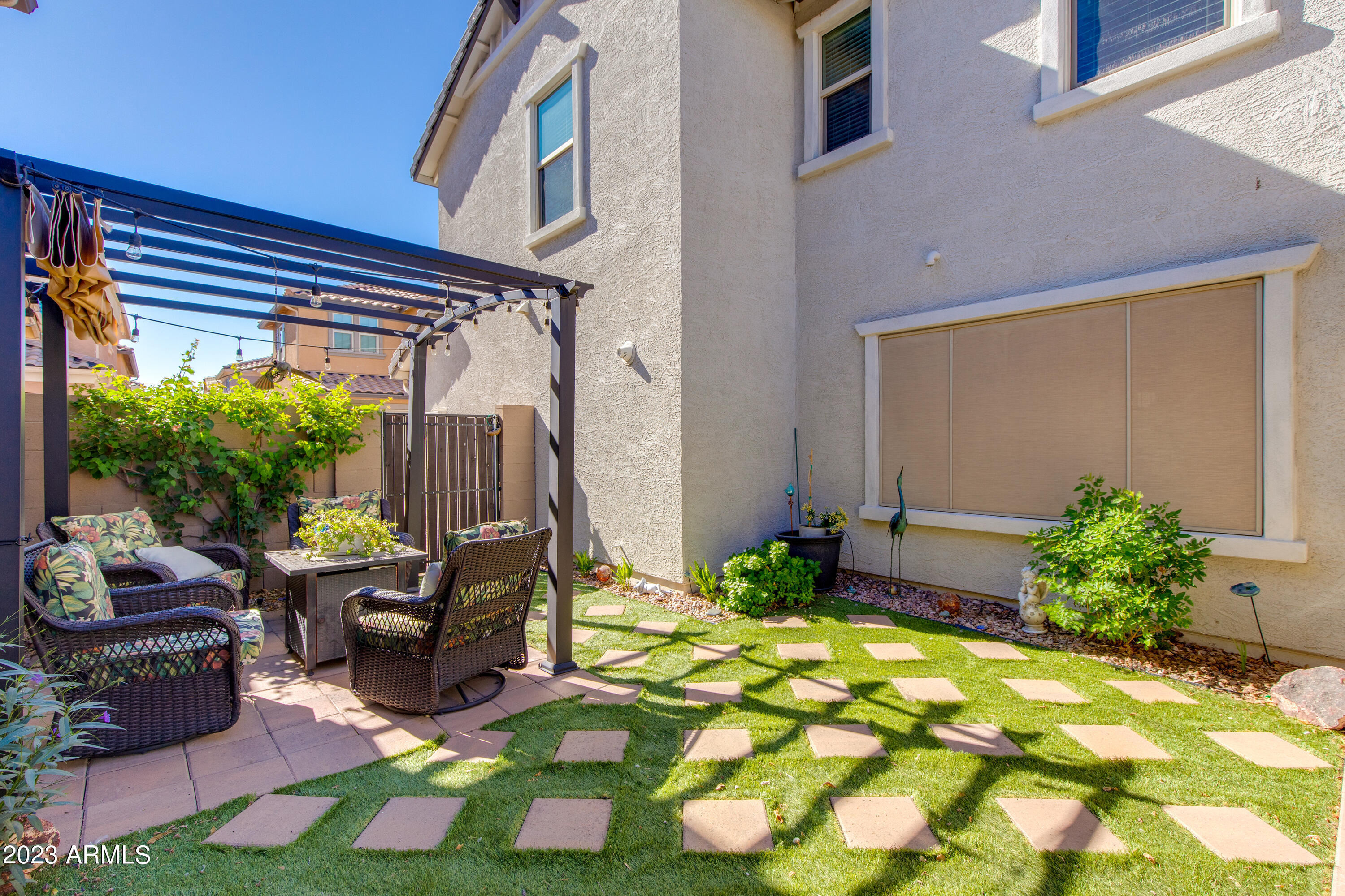 1447 N BALBOA Street