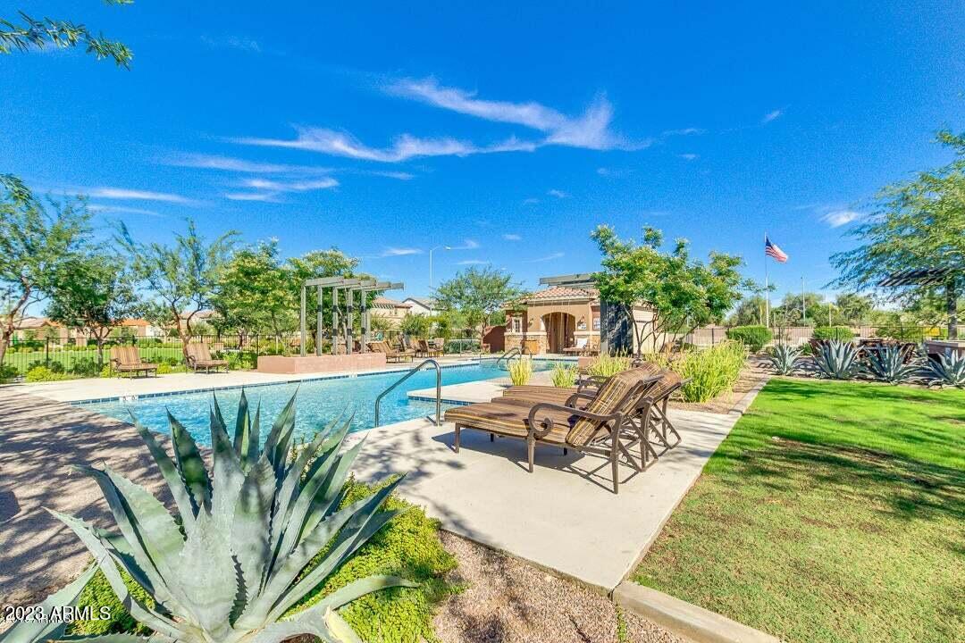 1447 N BALBOA Street