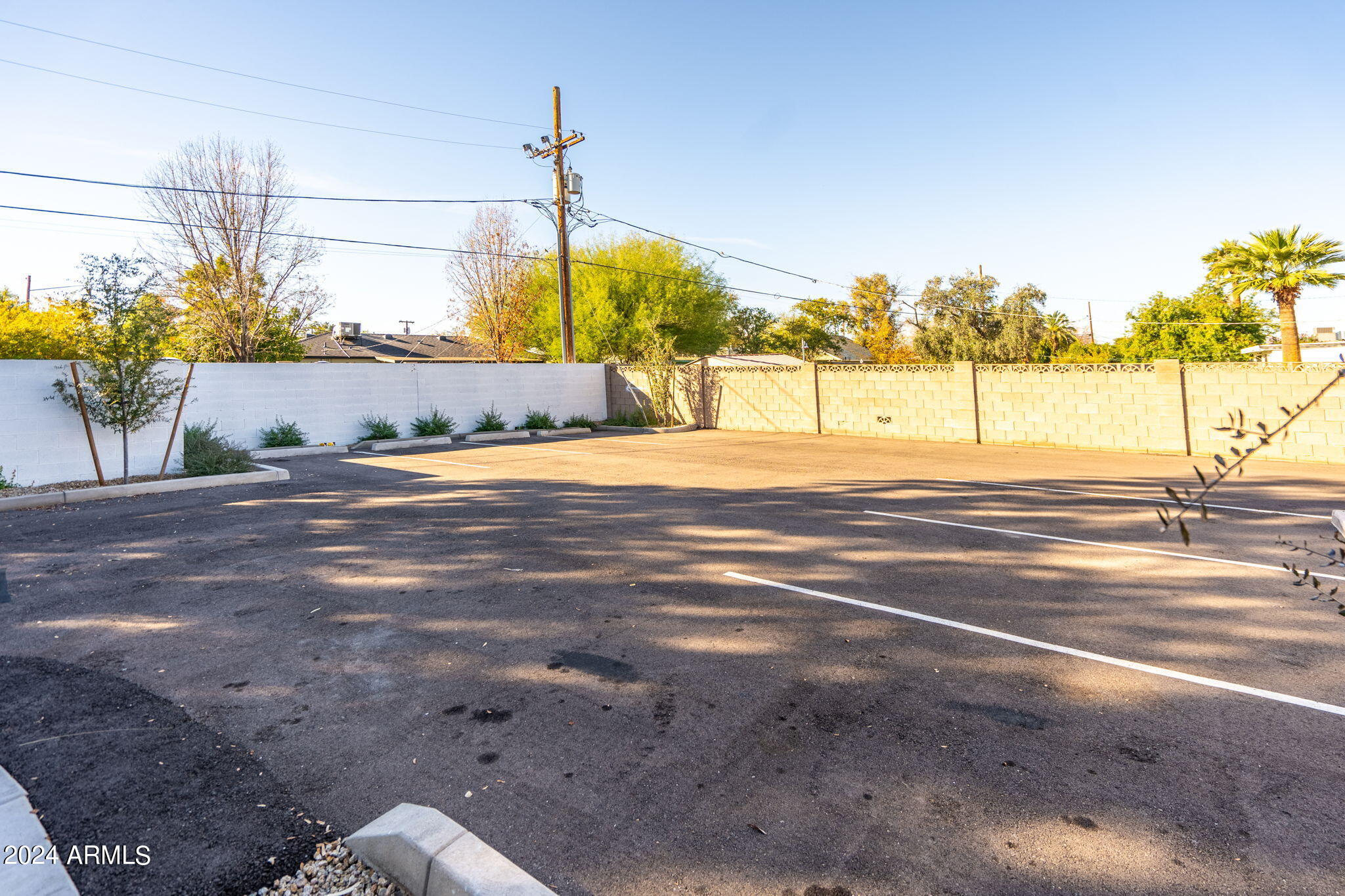 719 W MISSOURI Avenue