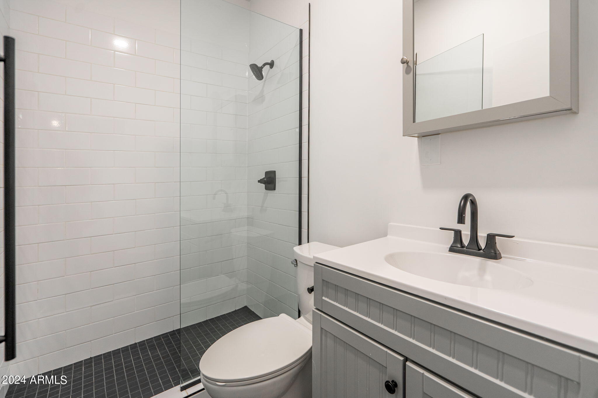 719 W MISSOURI Avenue