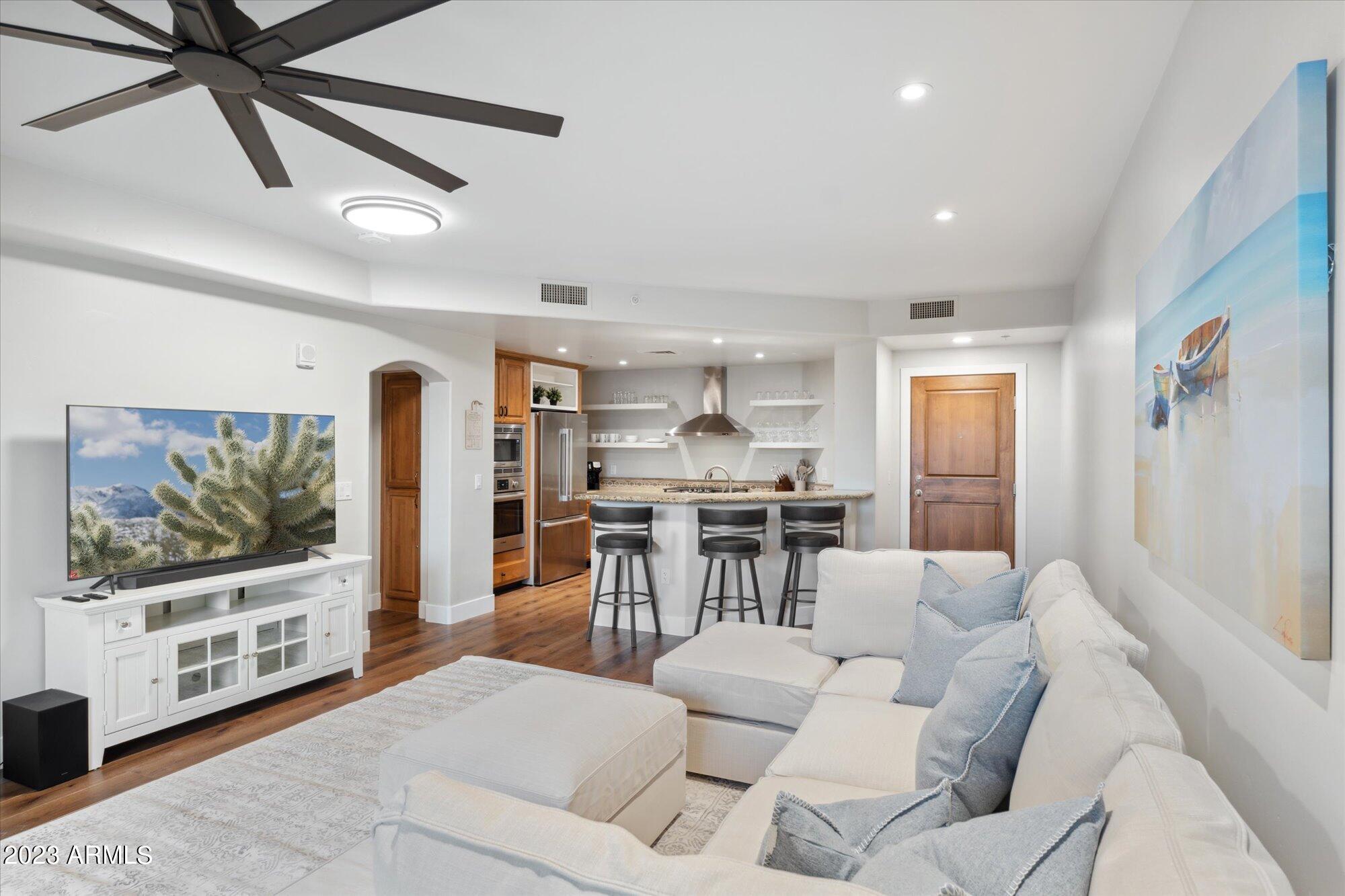 15802 N 71ST Street, 215