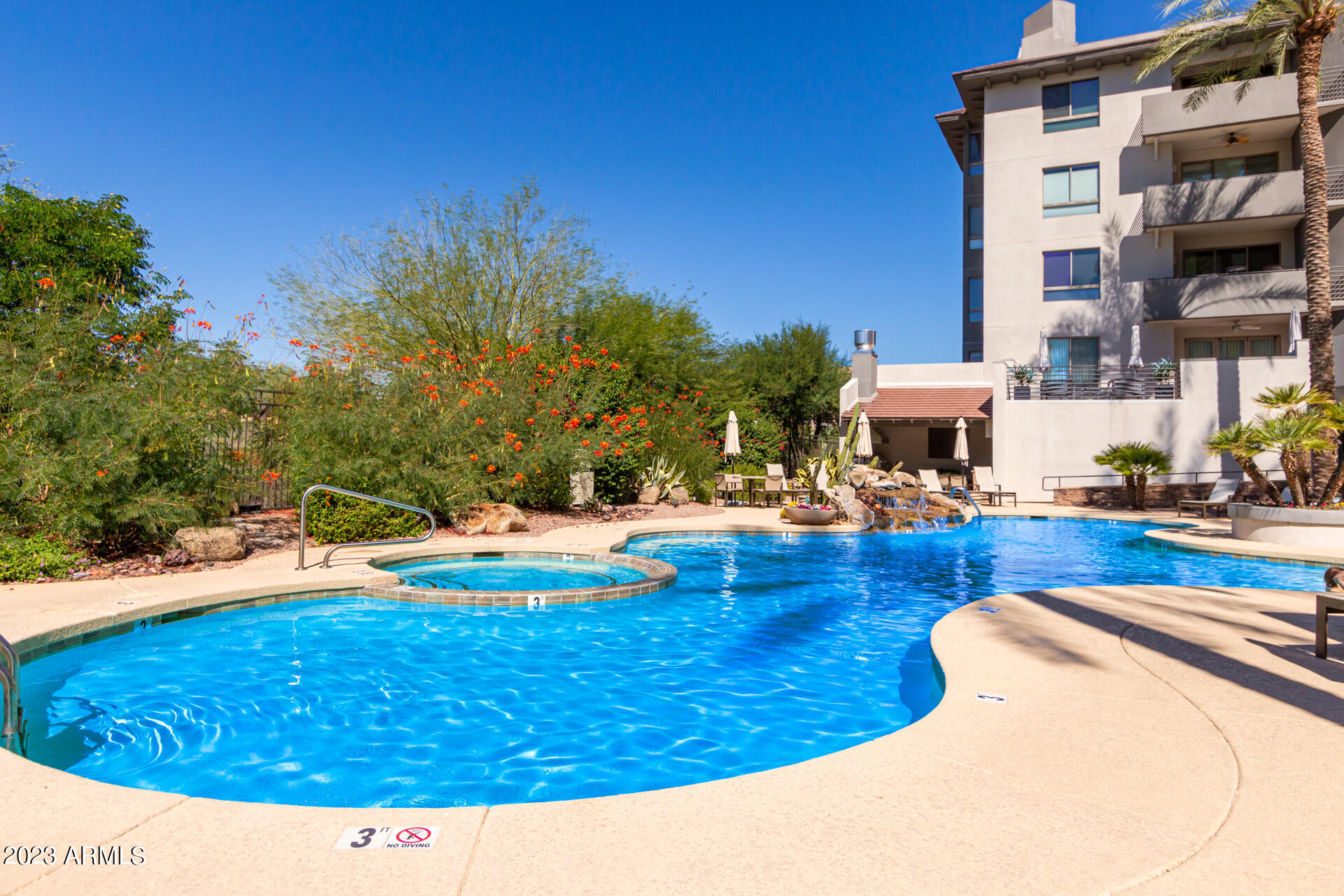 15802 N 71ST Street, 215