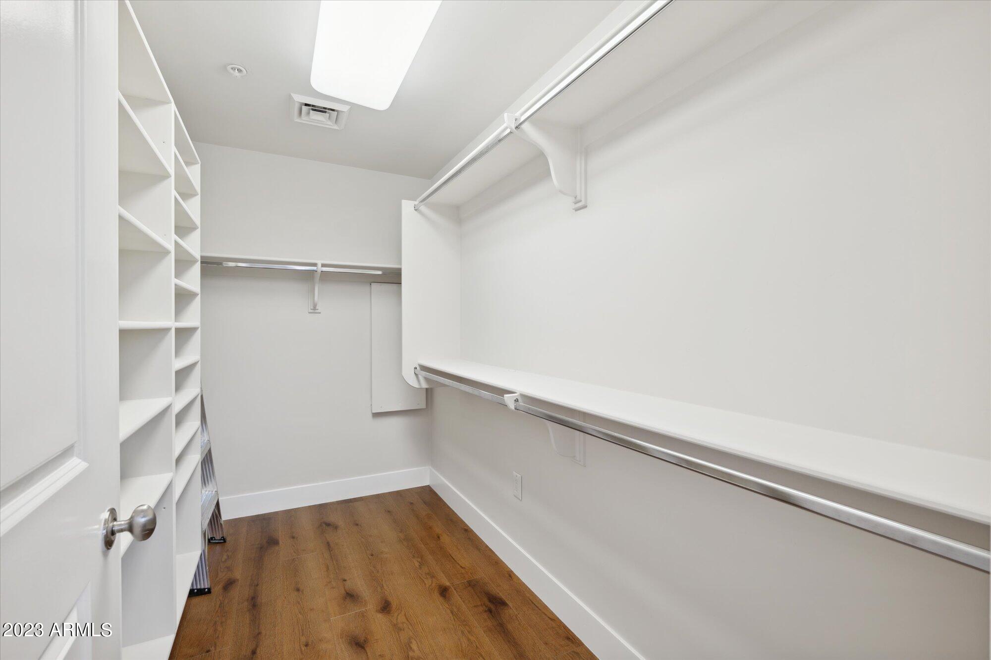 15802 N 71ST Street, 215