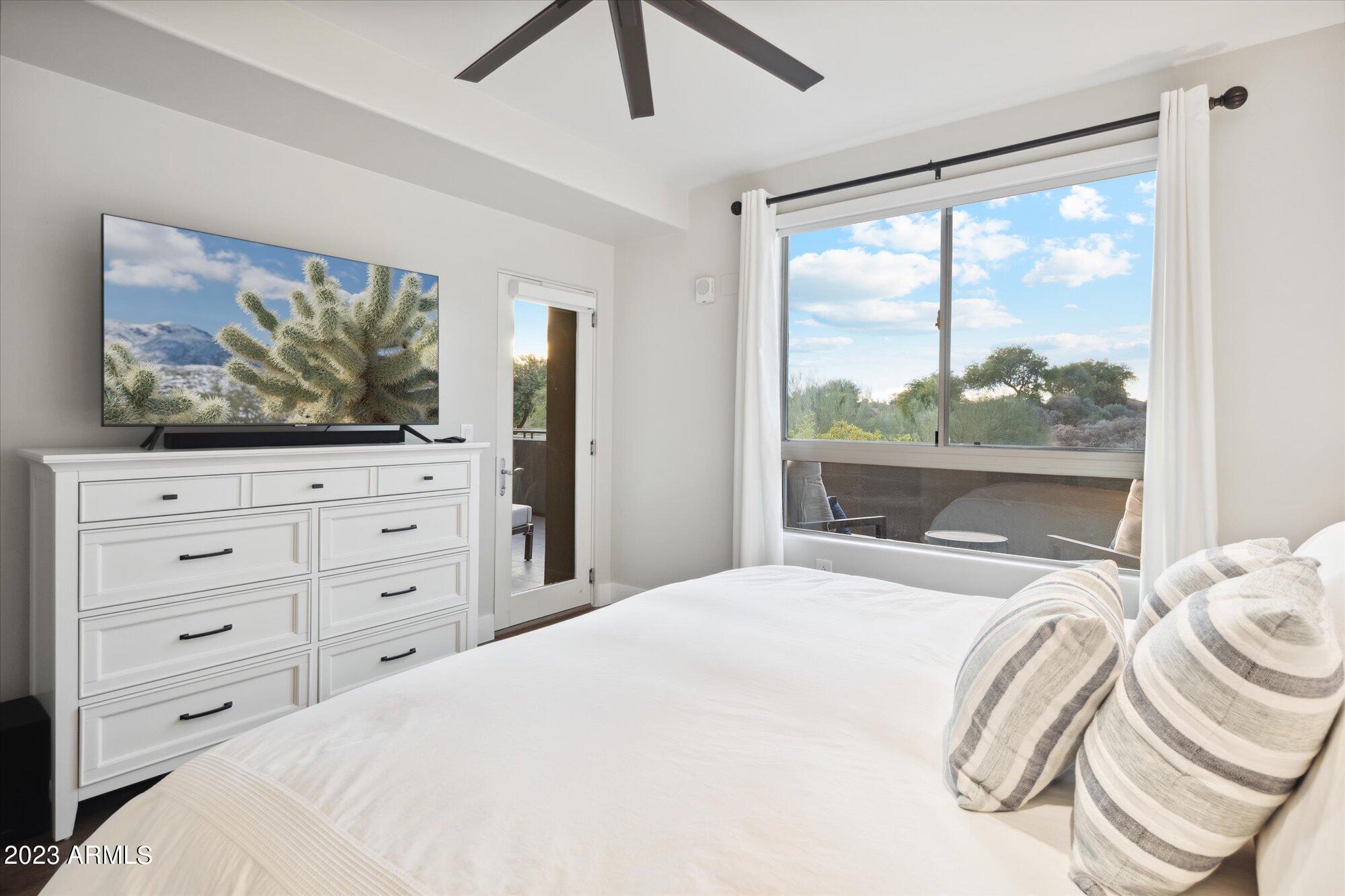 15802 N 71ST Street, 215