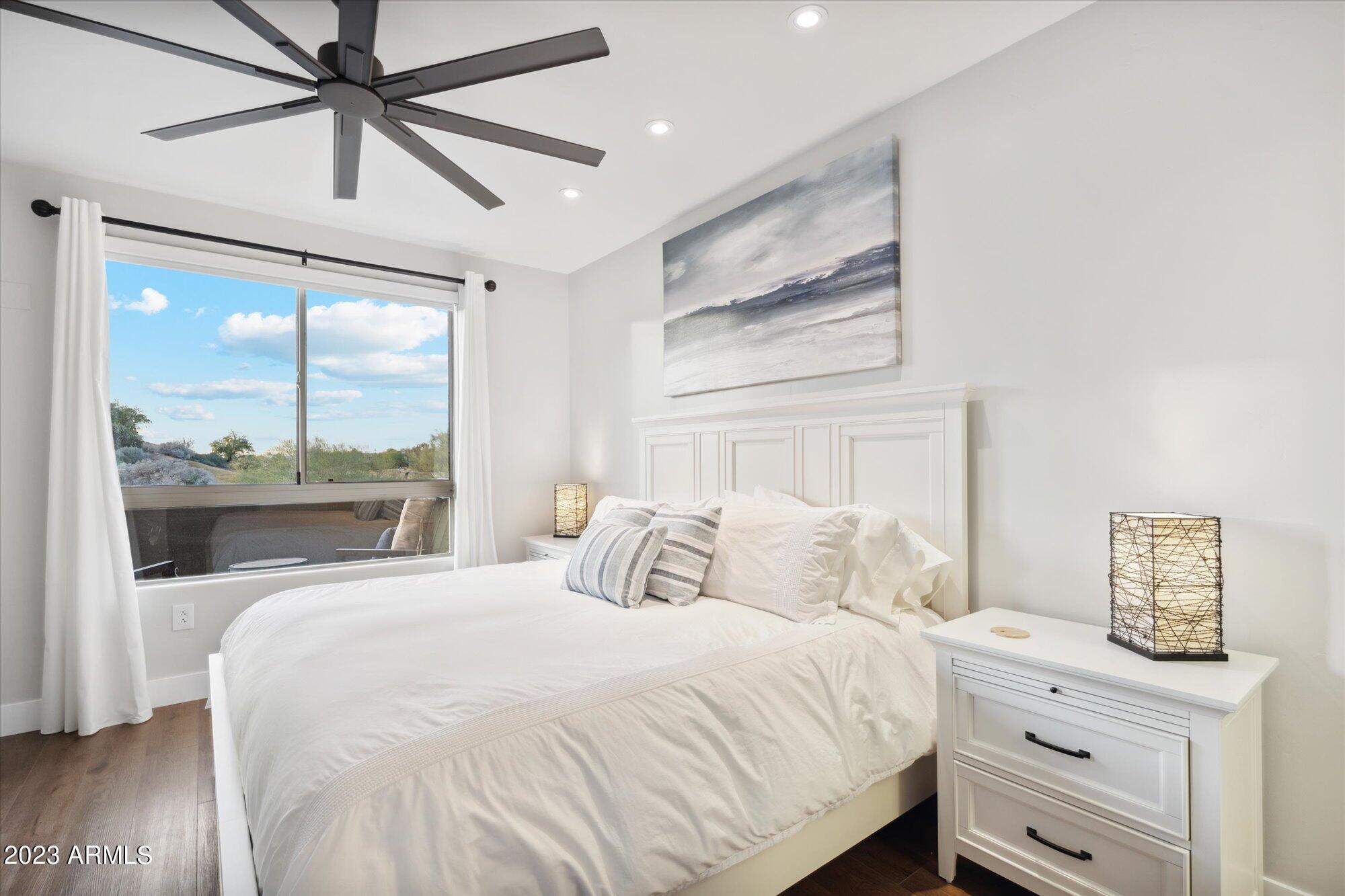 15802 N 71ST Street, 215