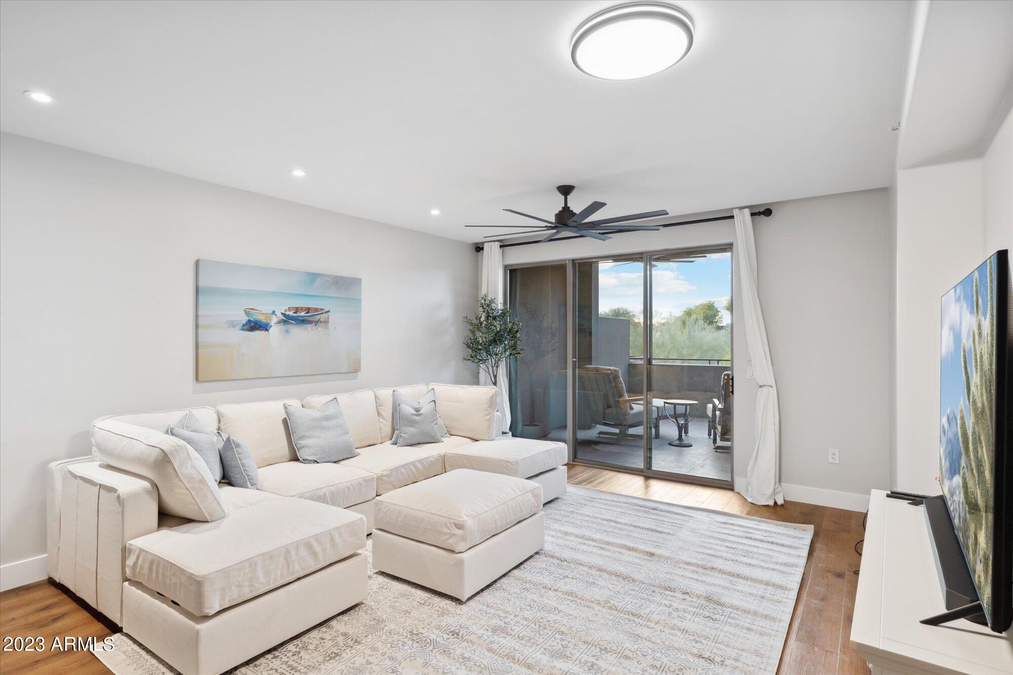 15802 N 71ST Street, 215