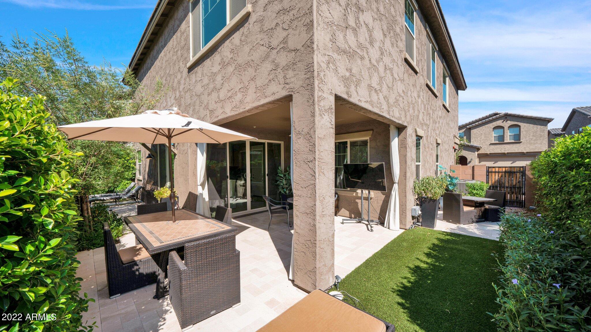 7033 E DIAMOND Street