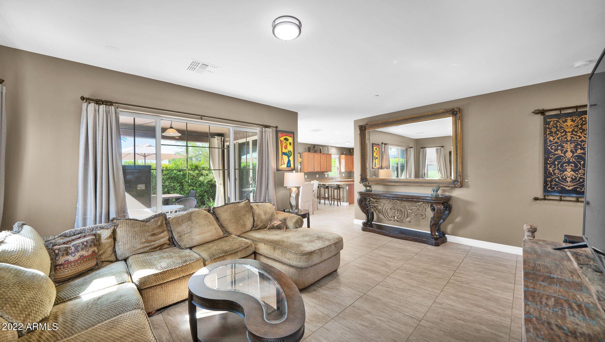 7033 E DIAMOND Street