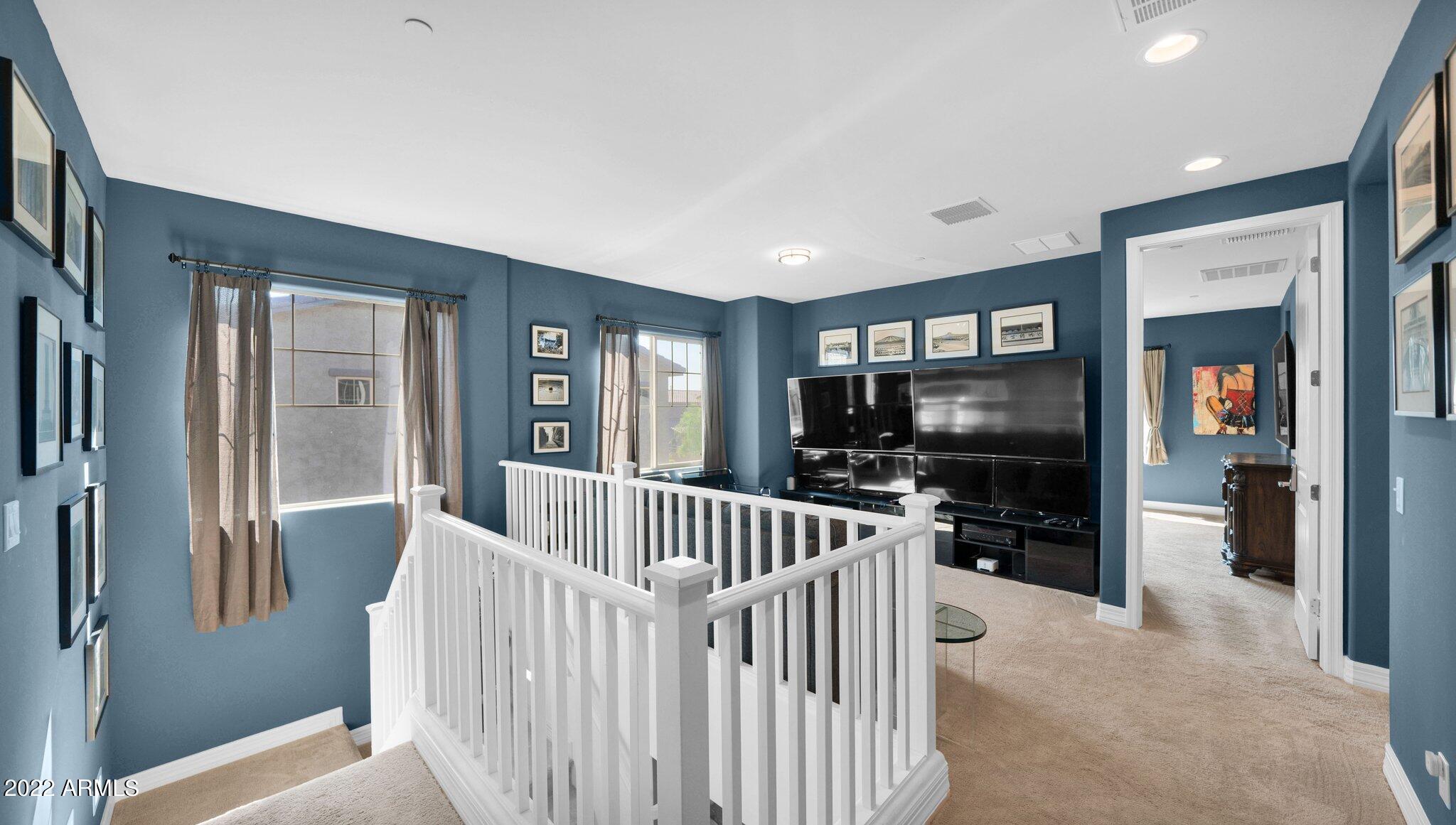 7033 E DIAMOND Street