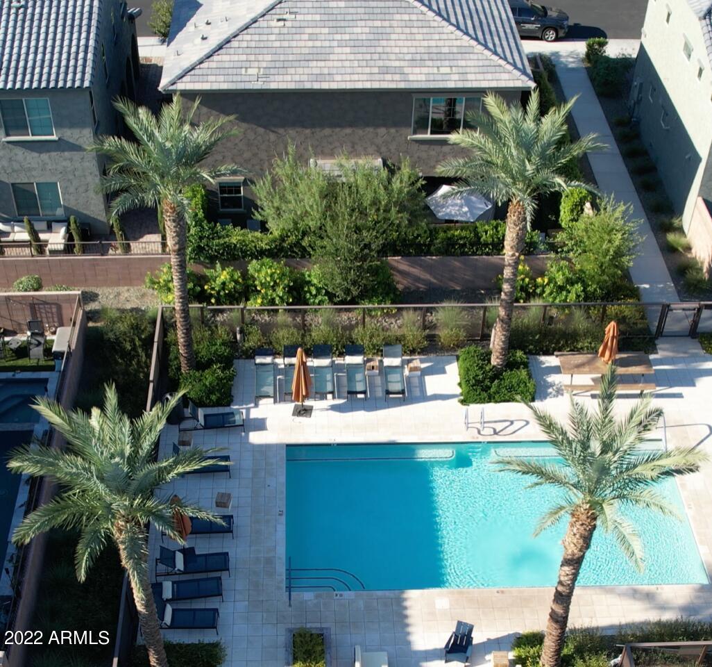 7033 E DIAMOND Street