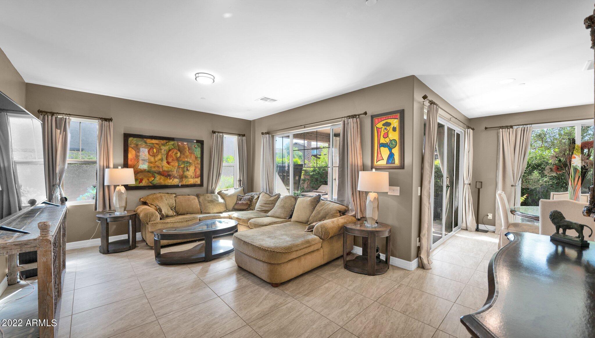 7033 E DIAMOND Street