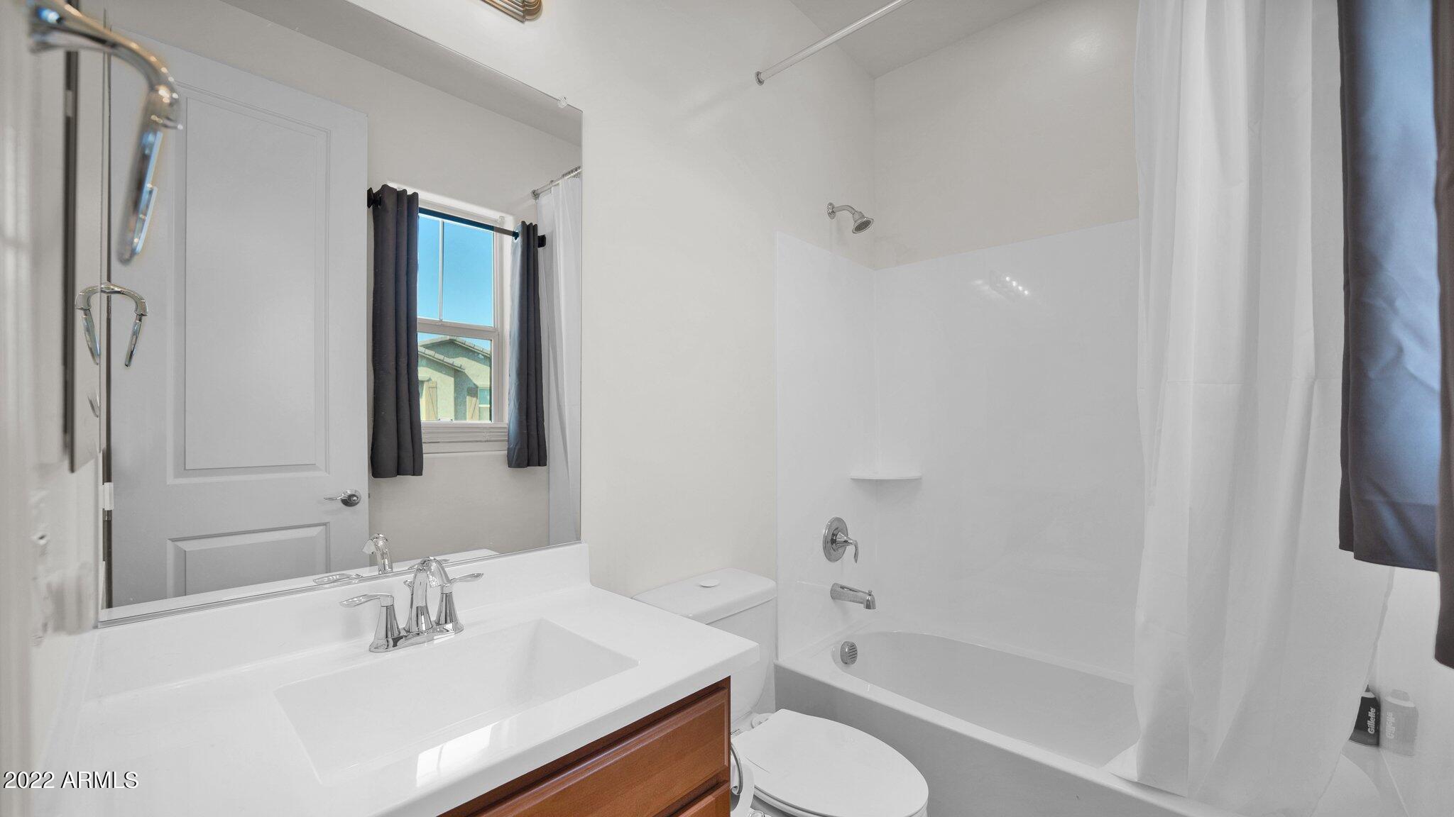 7033 E DIAMOND Street