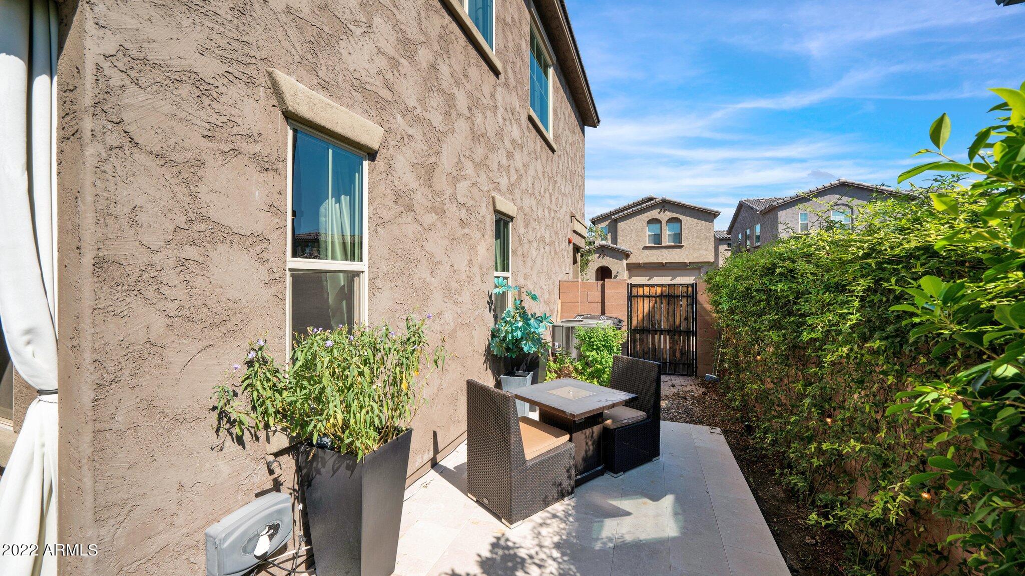 7033 E DIAMOND Street