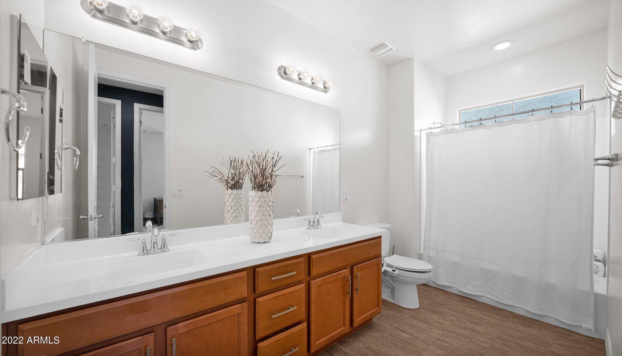 7033 E DIAMOND Street