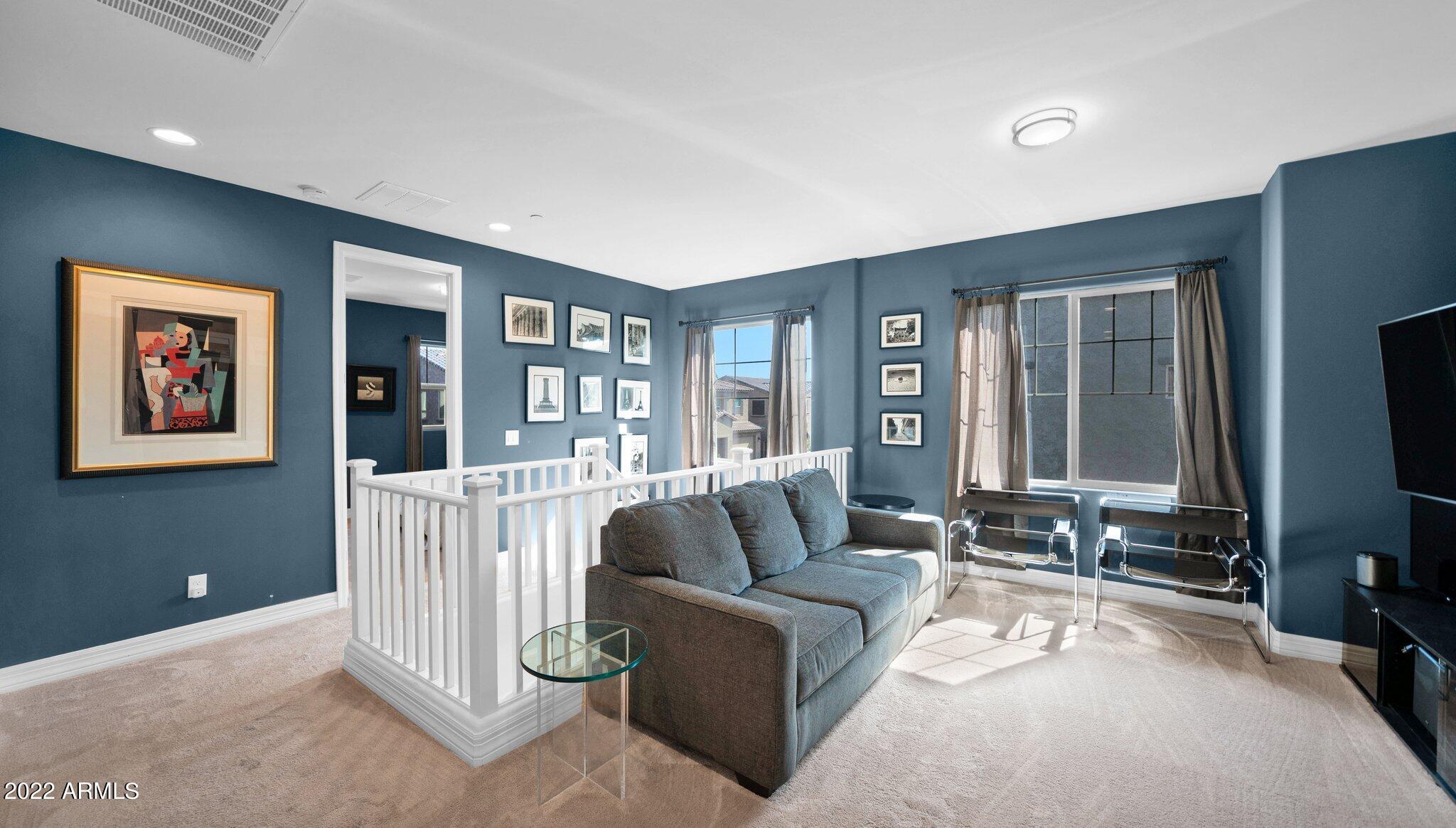 7033 E DIAMOND Street