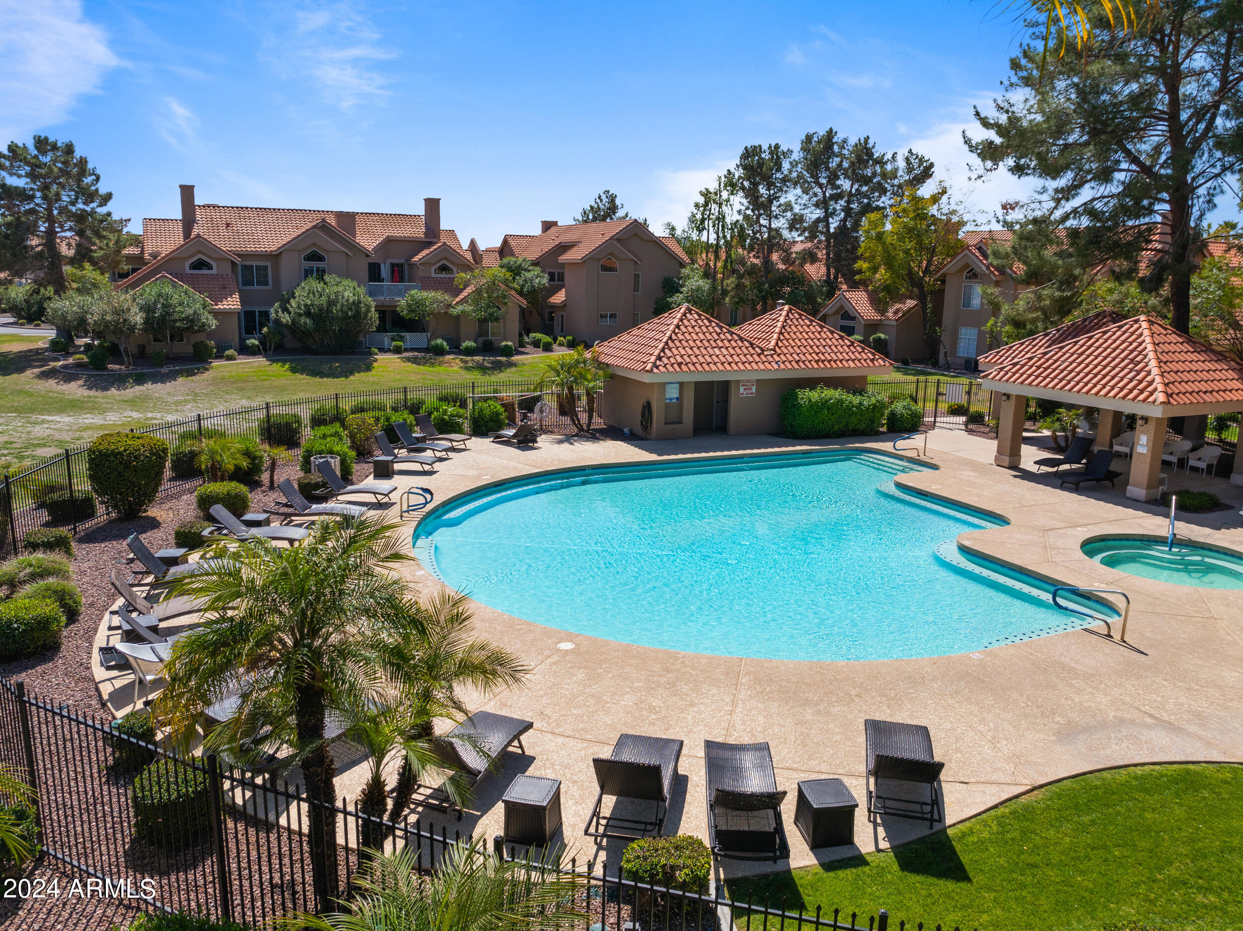 1633 E LAKESIDE Drive 160