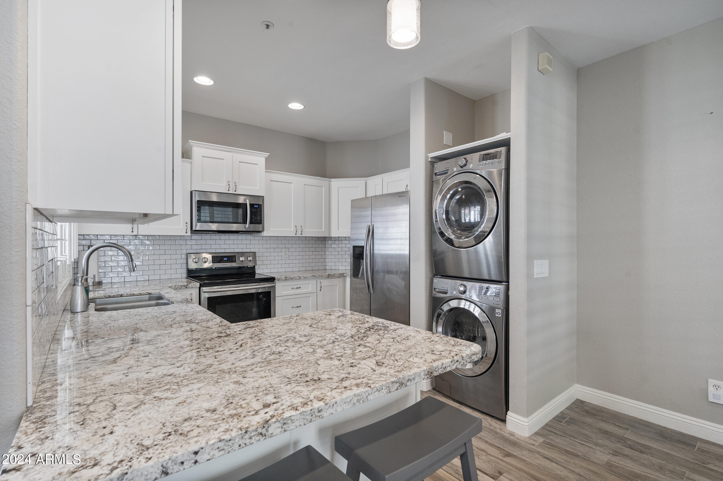 1633 E LAKESIDE Drive 160