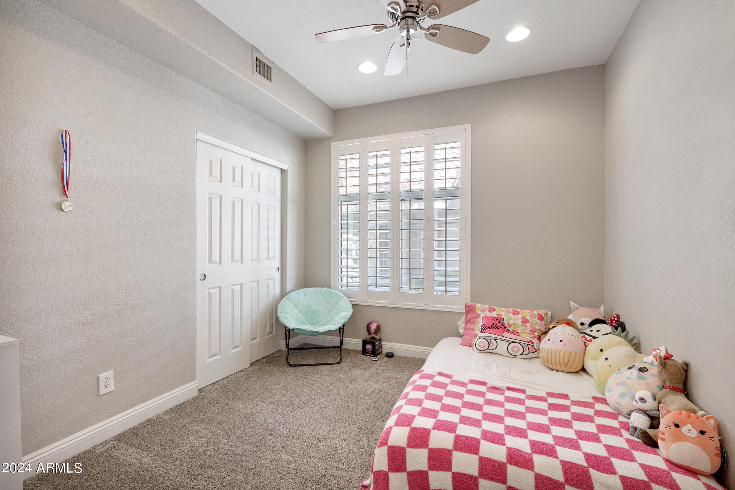 1633 E LAKESIDE Drive 160