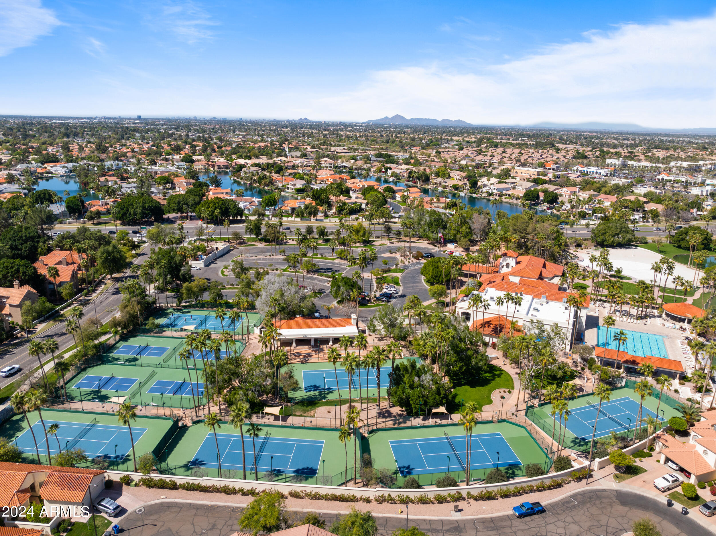 1633 E LAKESIDE Drive 160