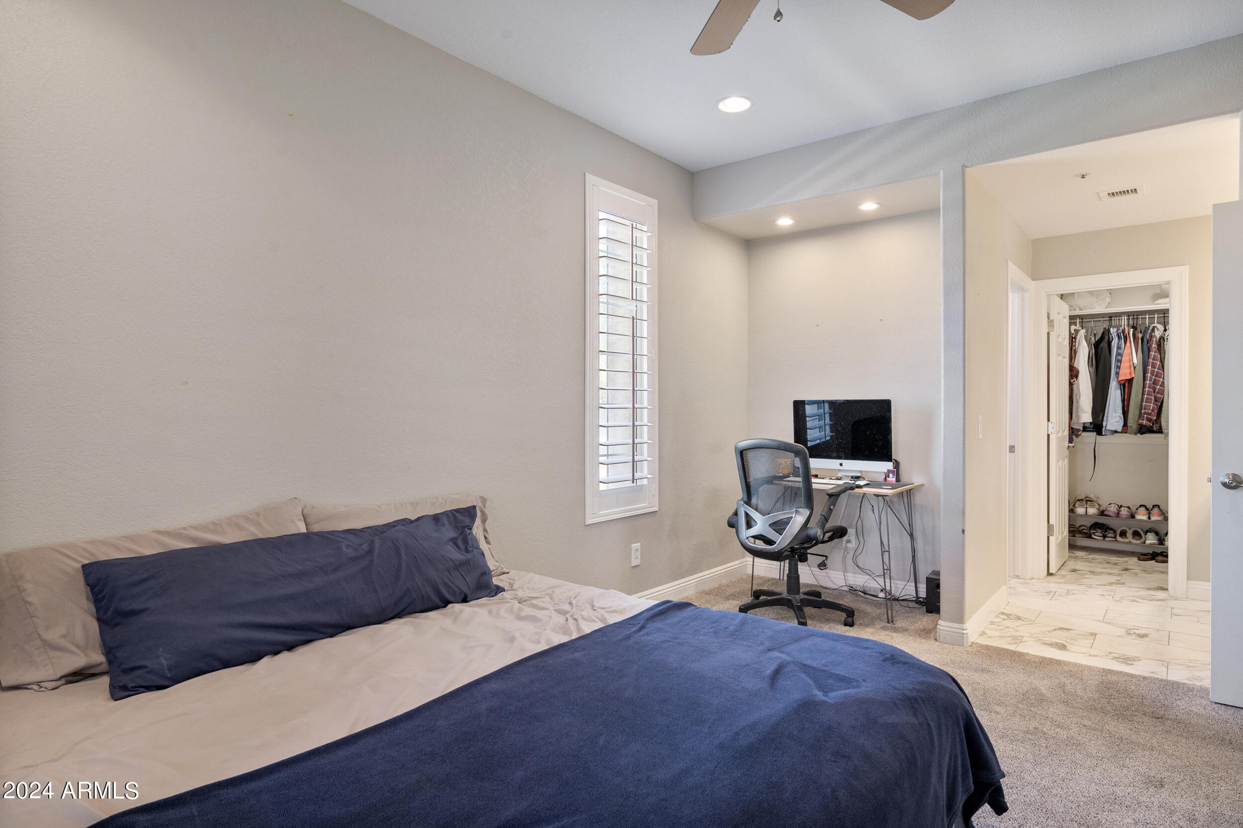 1633 E LAKESIDE Drive 160