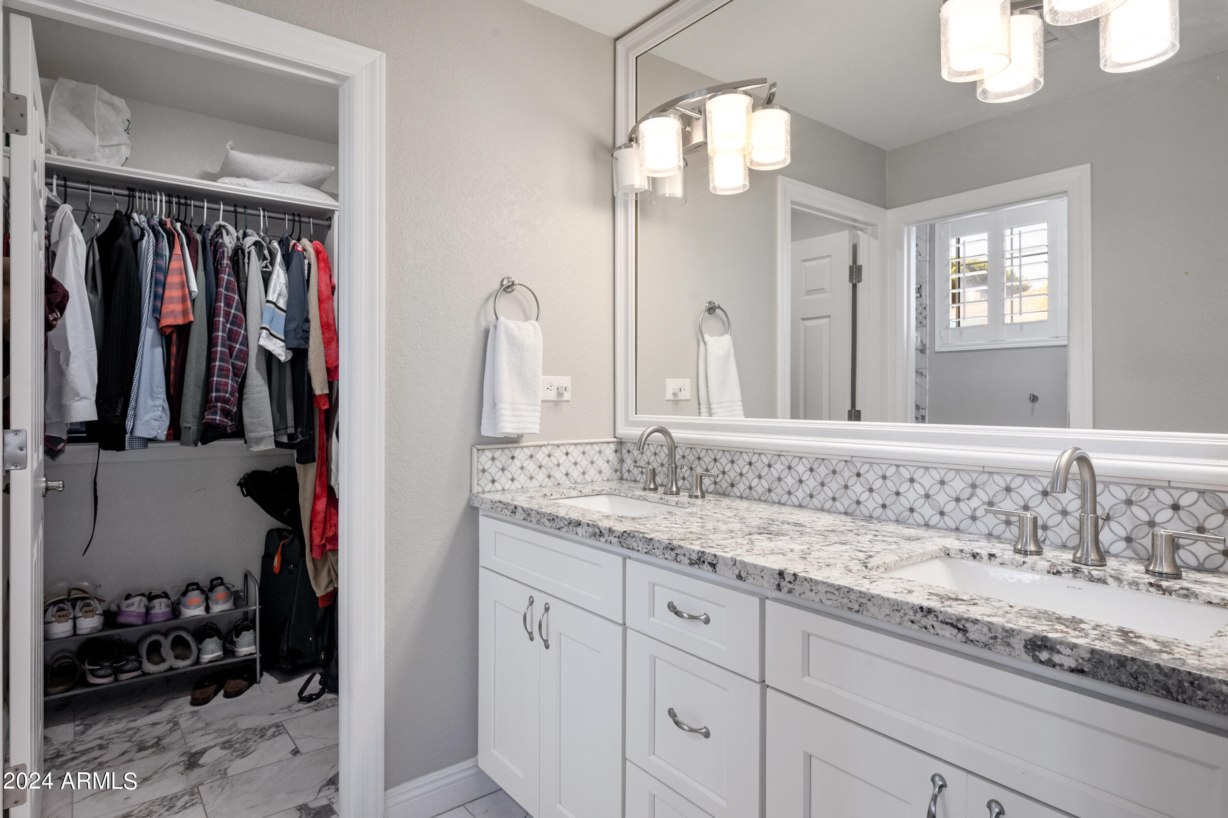 1633 E LAKESIDE Drive 160