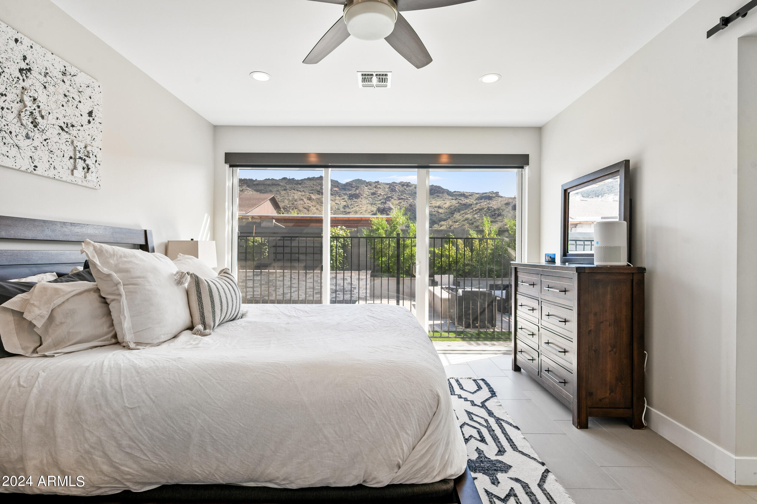 2709 E CALDWELL Street