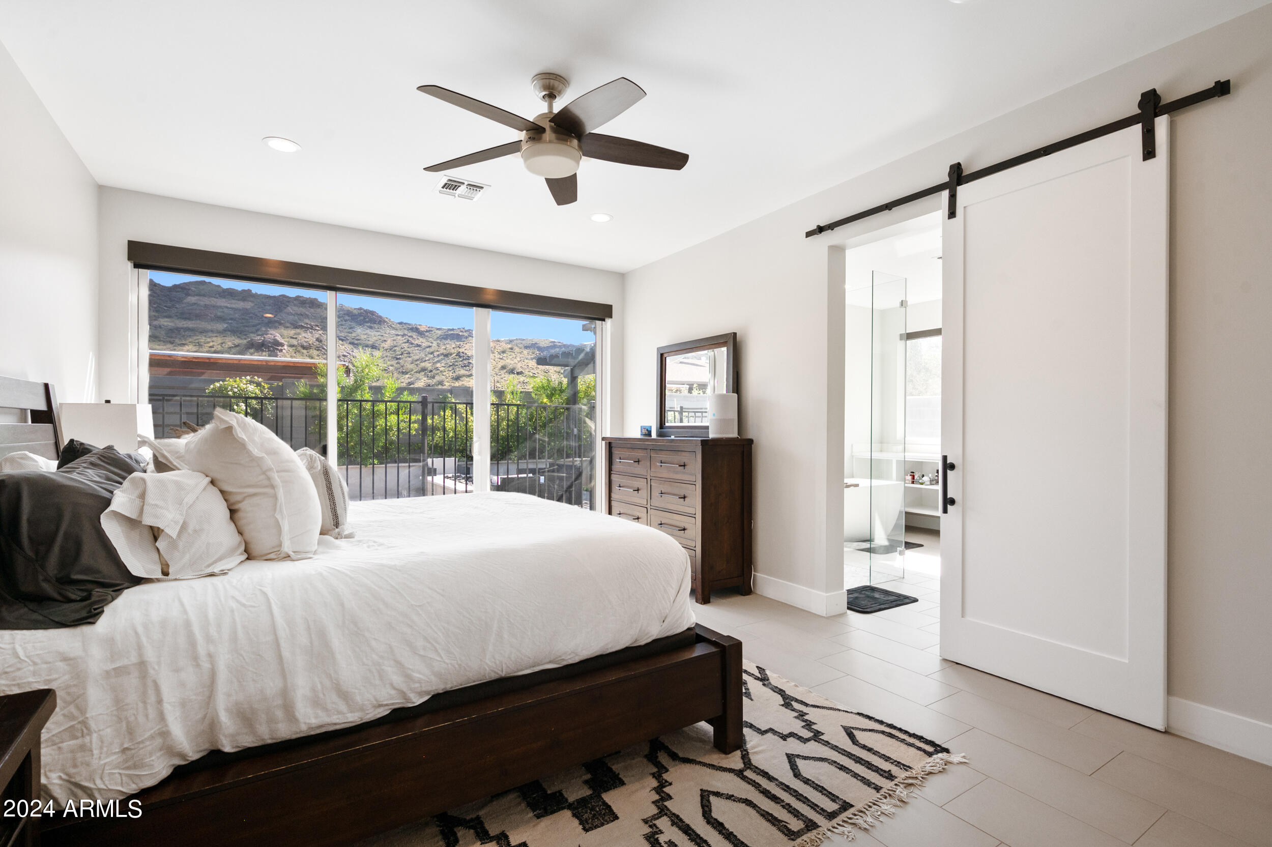 2709 E CALDWELL Street