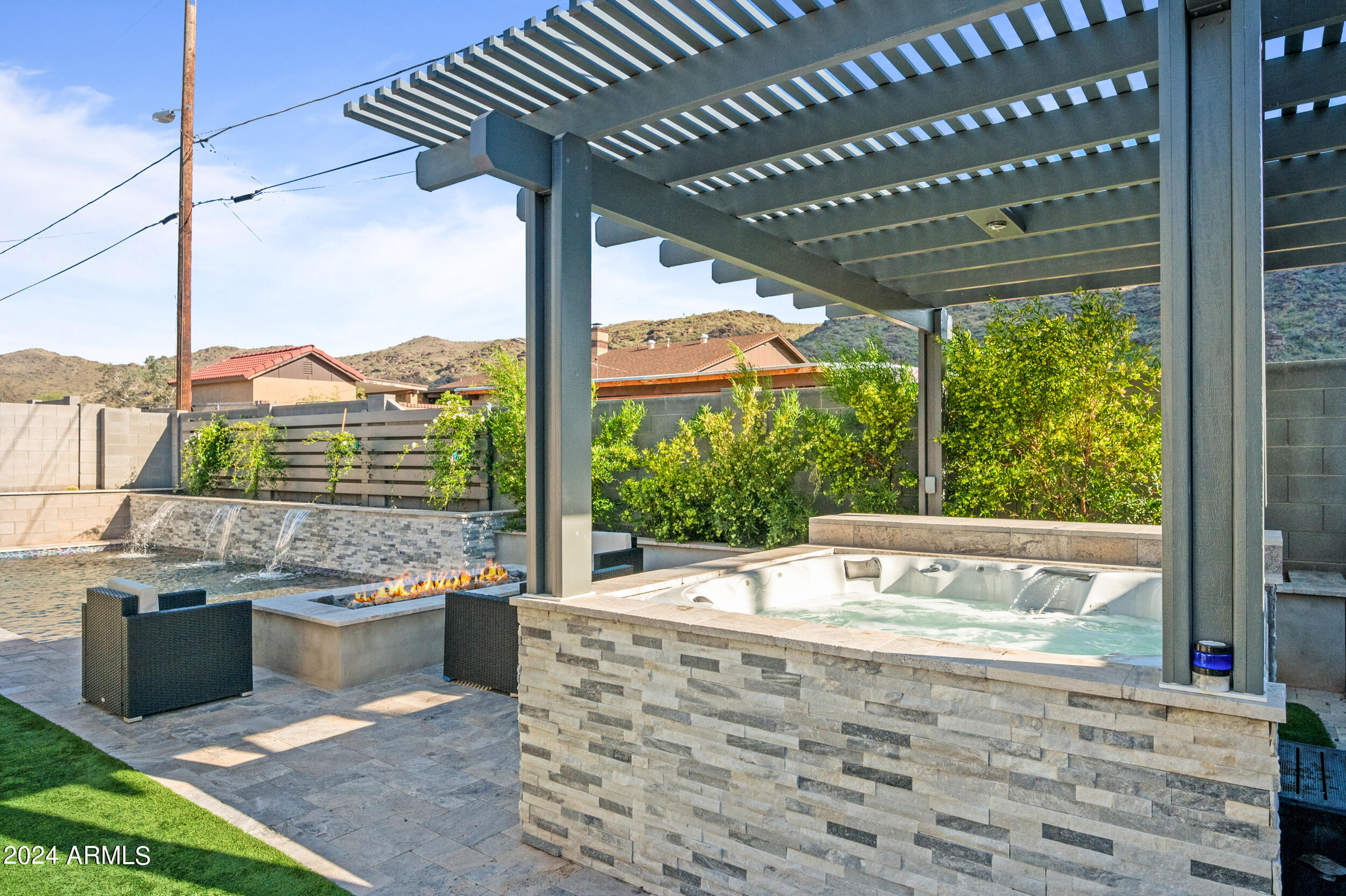 2709 E CALDWELL Street