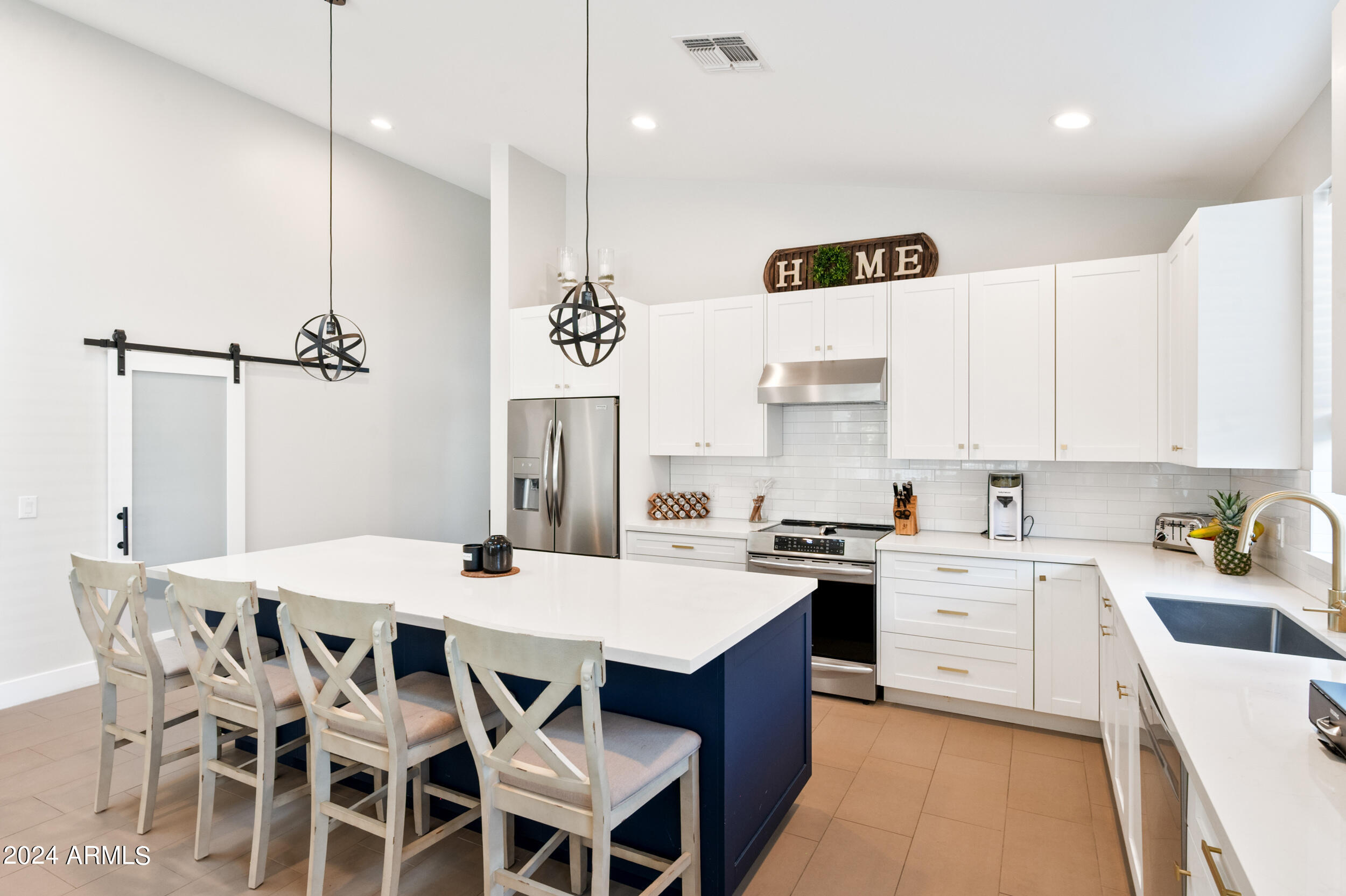 2709 E CALDWELL Street