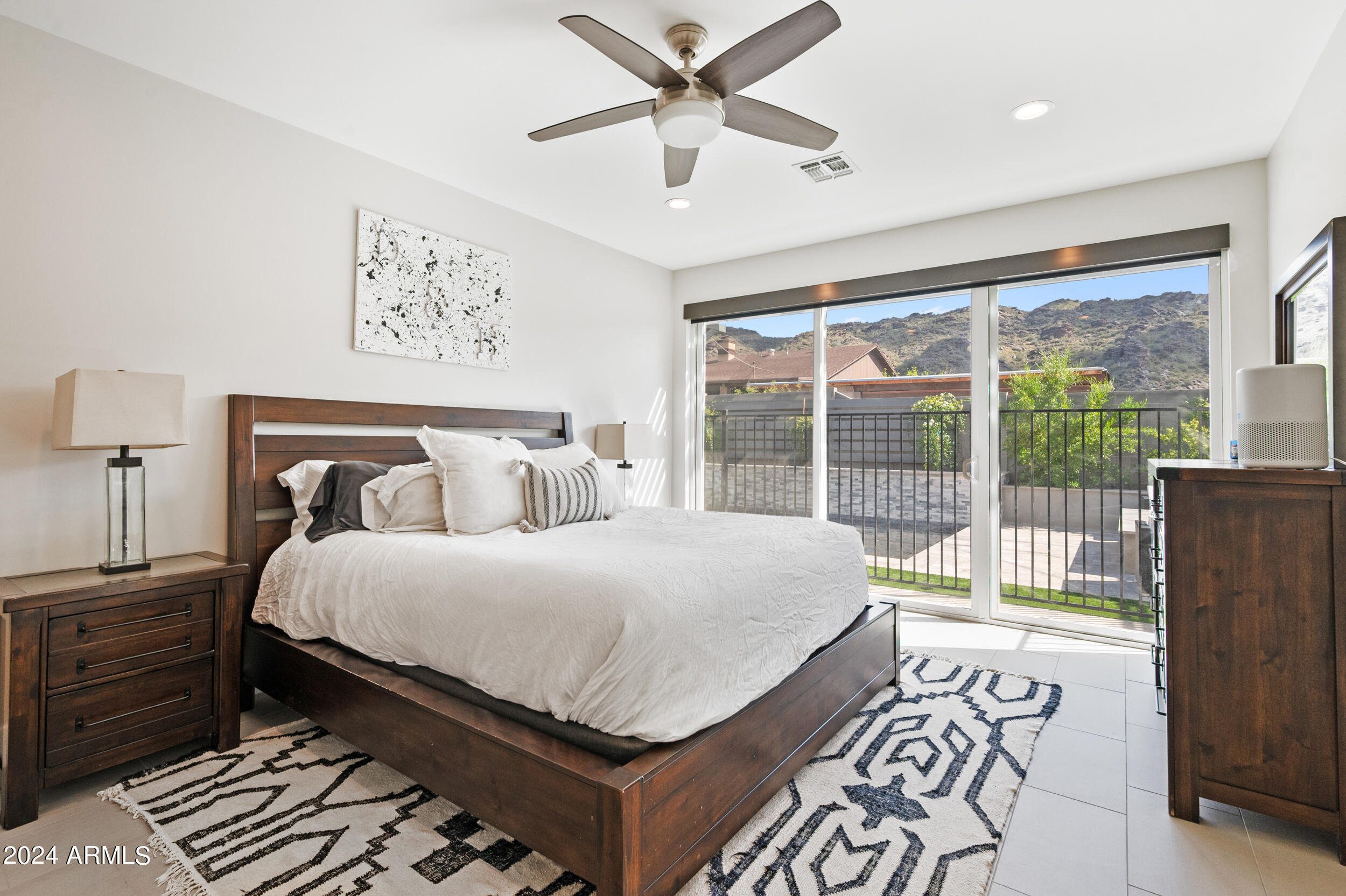 2709 E CALDWELL Street