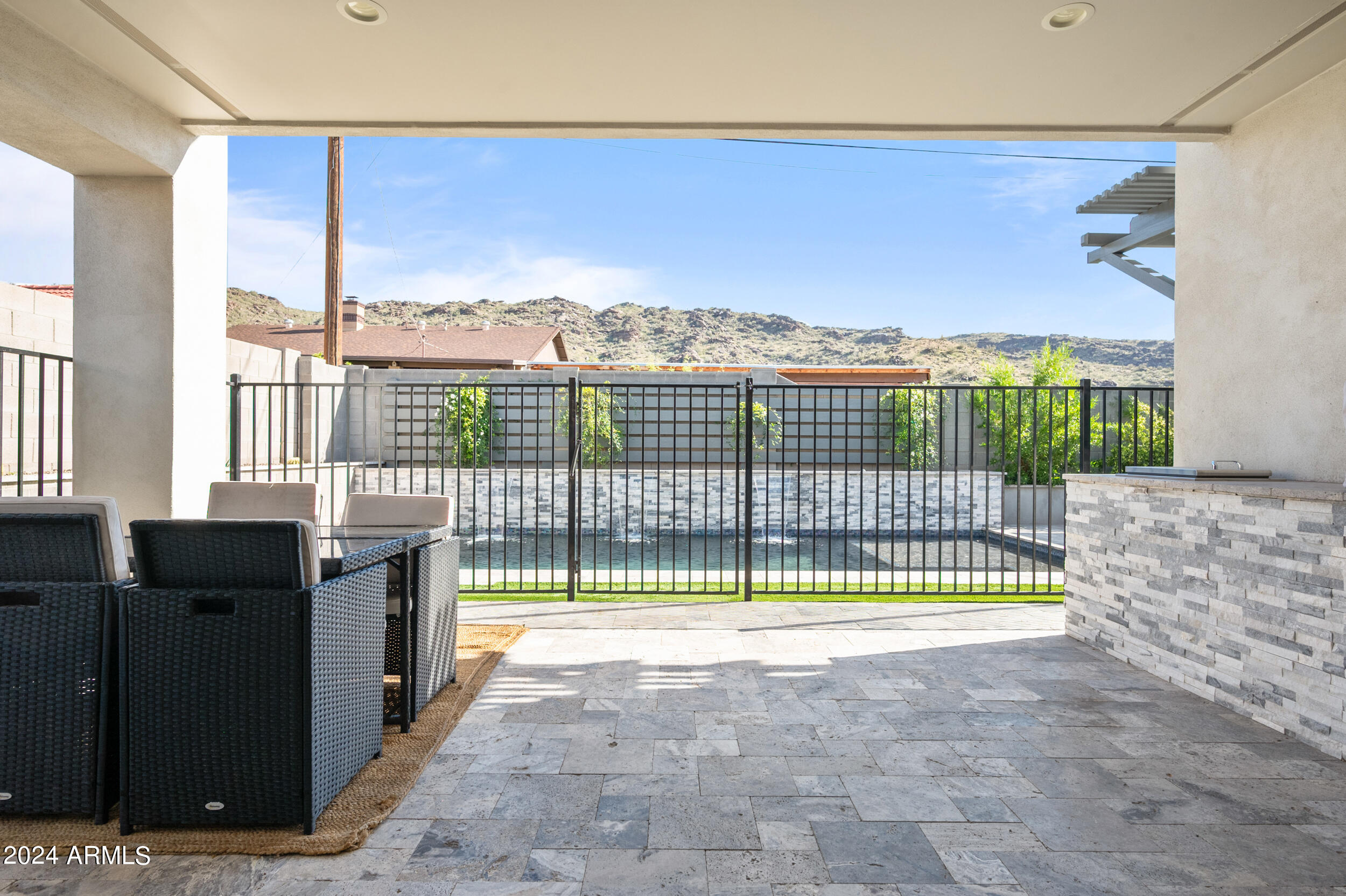 2709 E CALDWELL Street