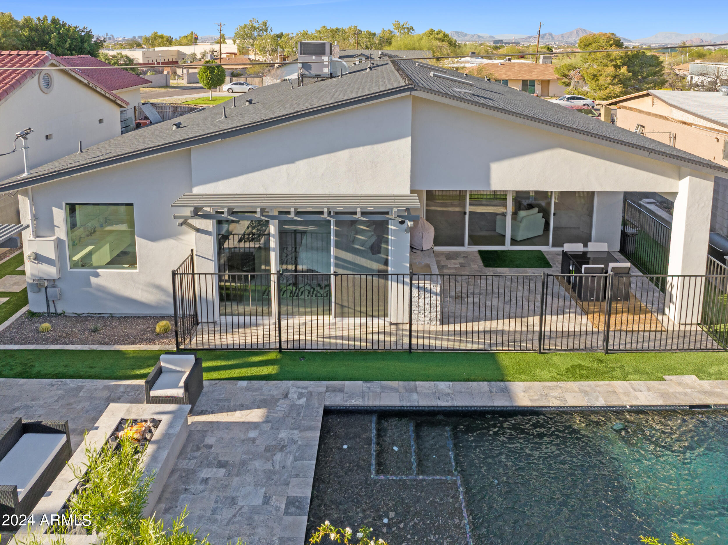 2709 E CALDWELL Street