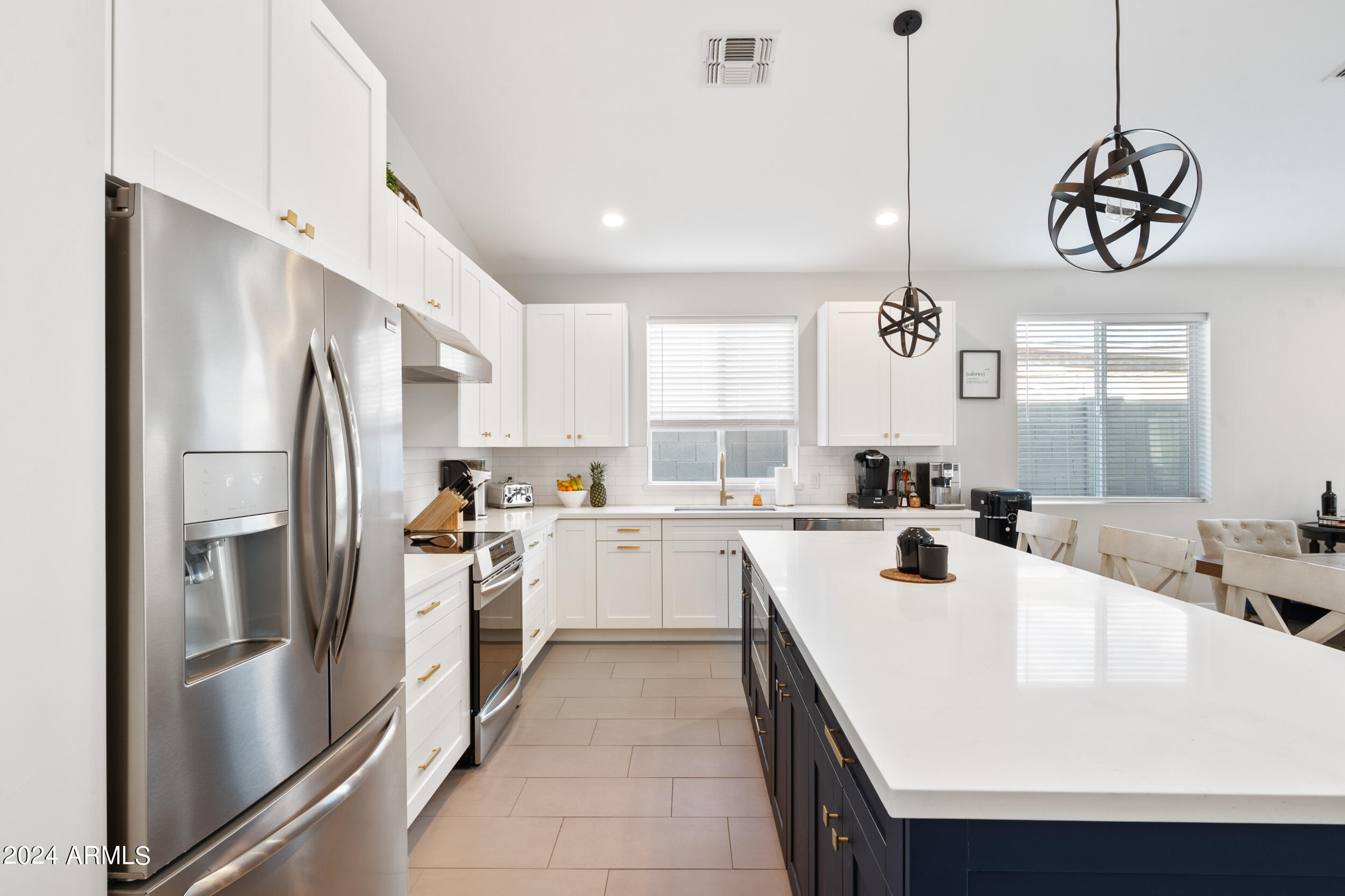 2709 E CALDWELL Street