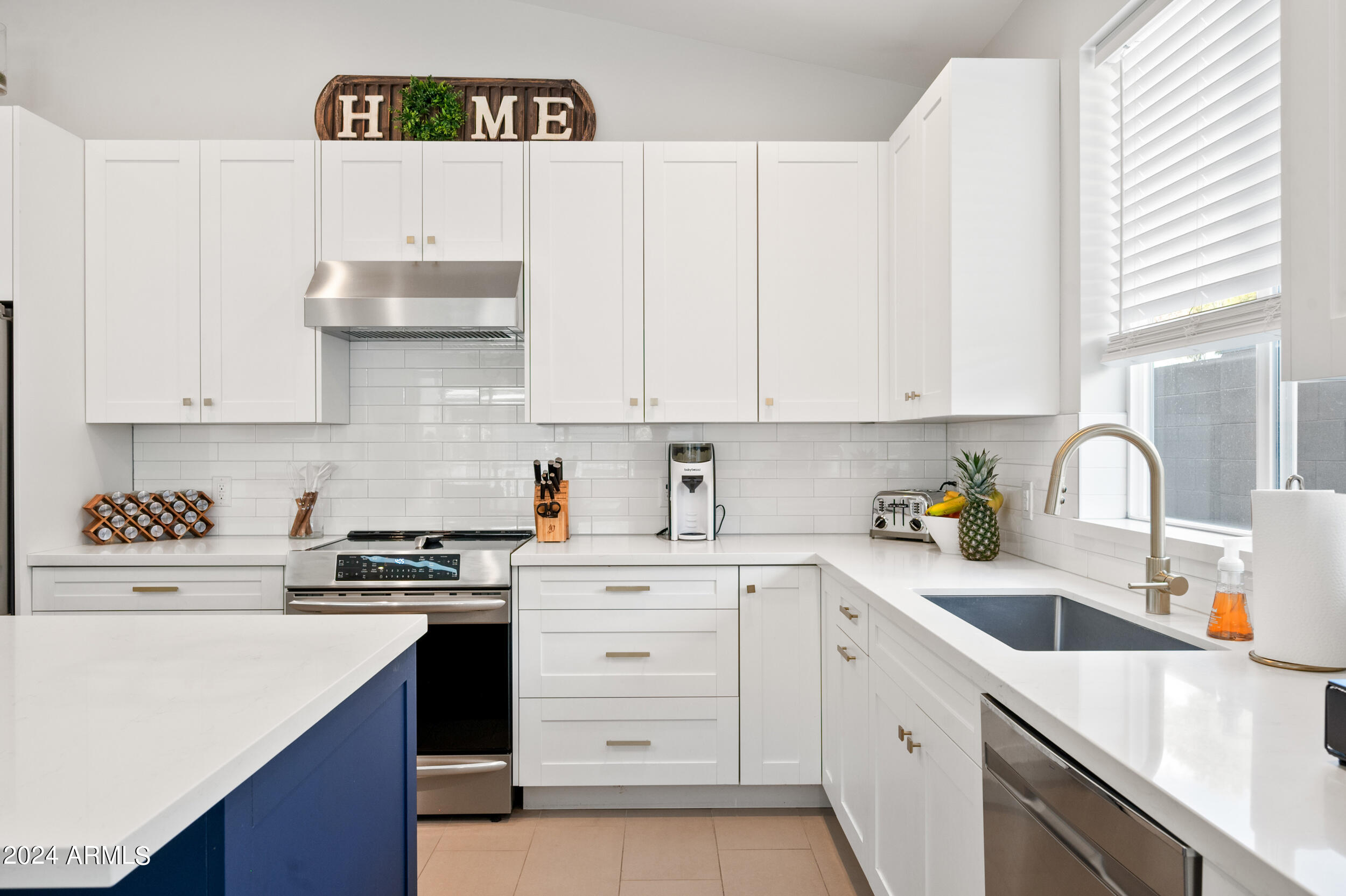 2709 E CALDWELL Street