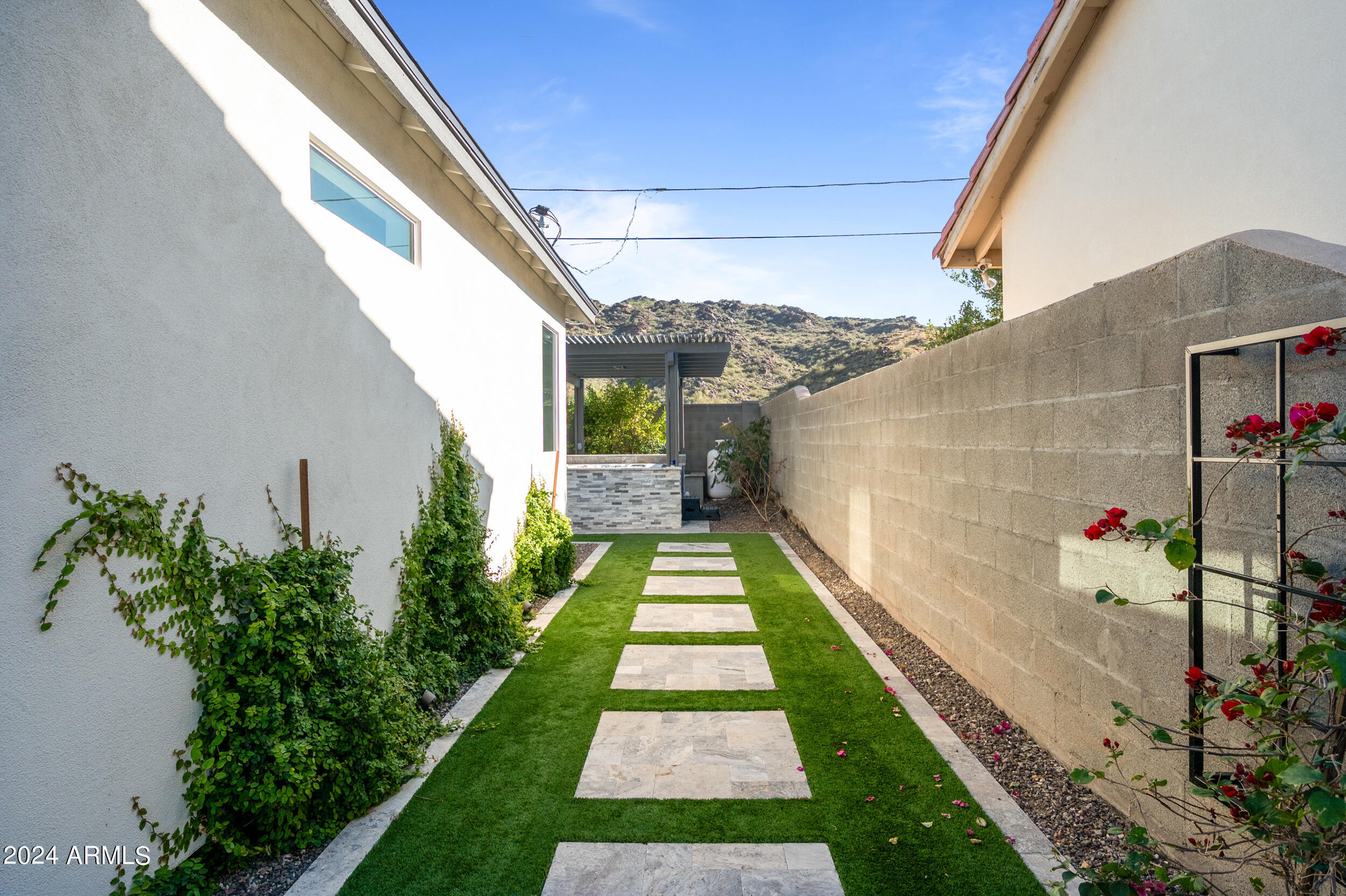 2709 E CALDWELL Street