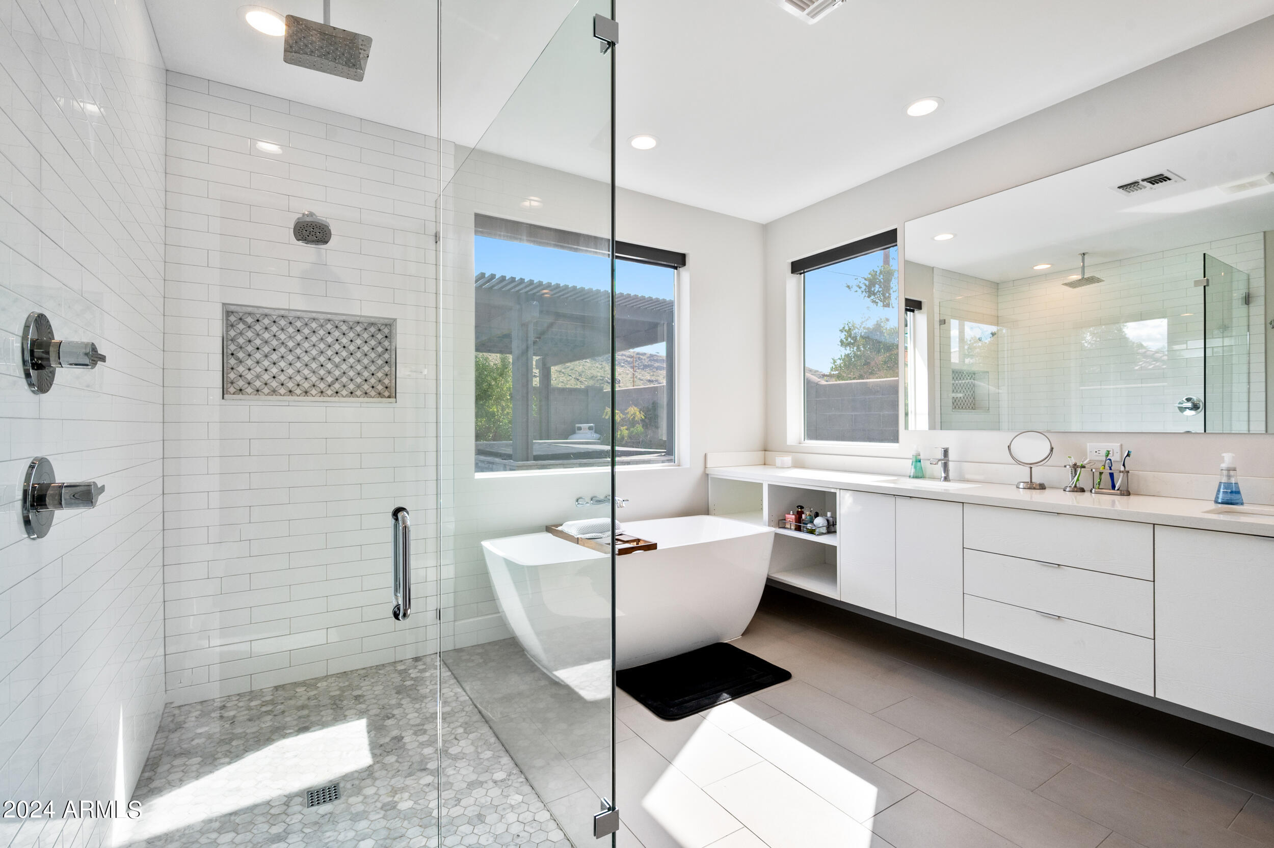 2709 E CALDWELL Street