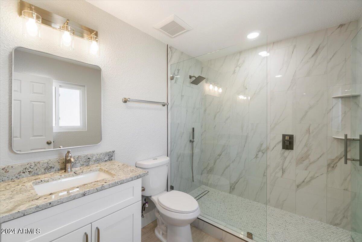 8634 E NORTHLAND Drive