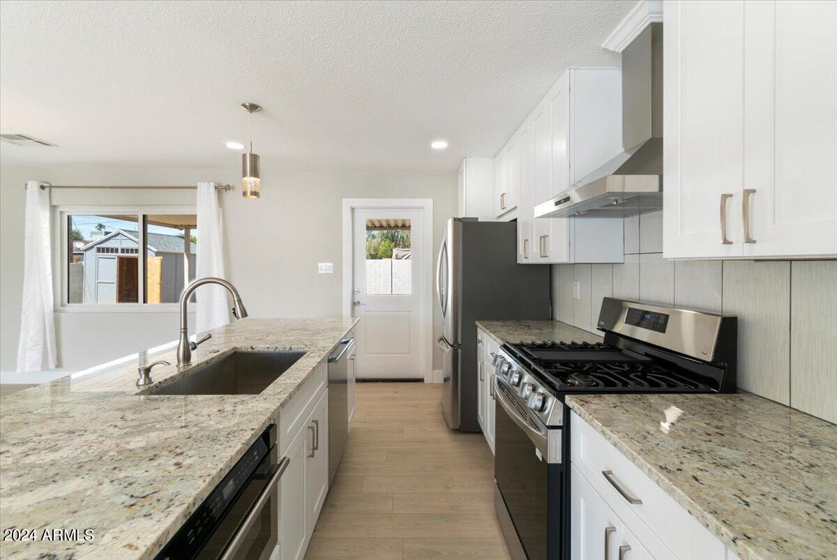 8634 E NORTHLAND Drive