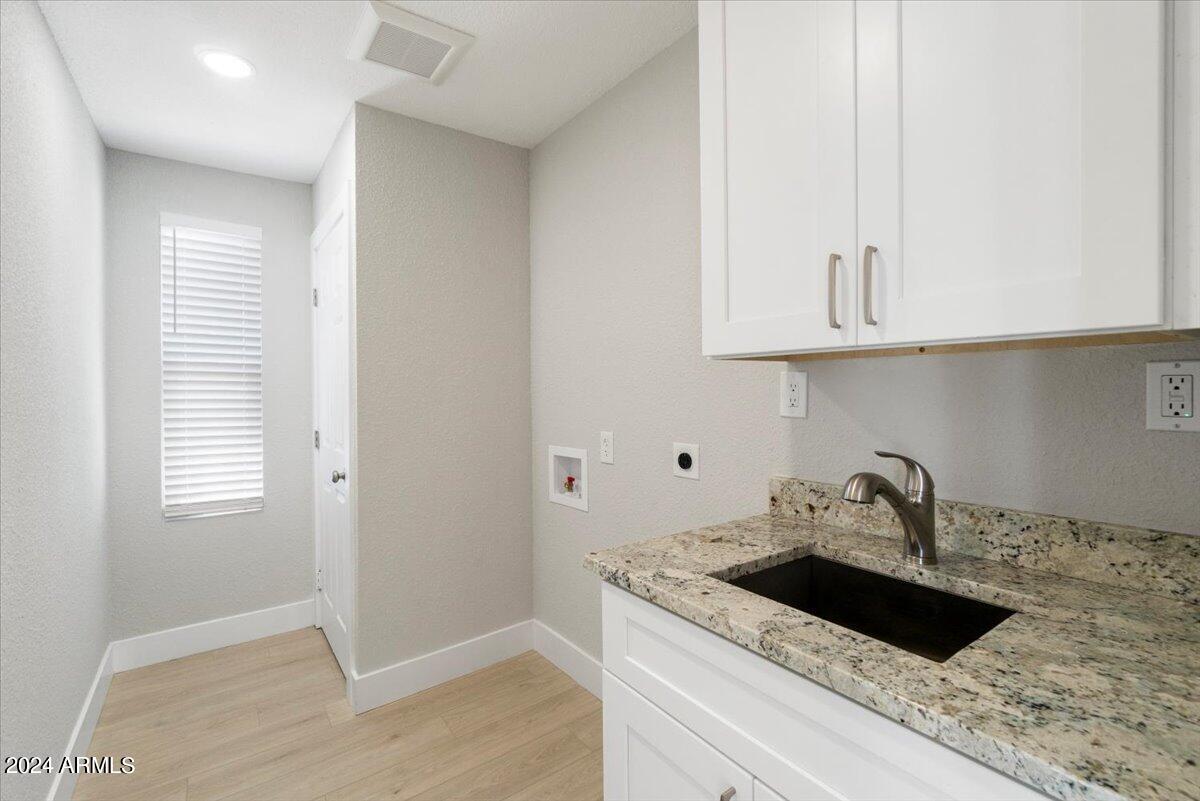 8634 E NORTHLAND Drive