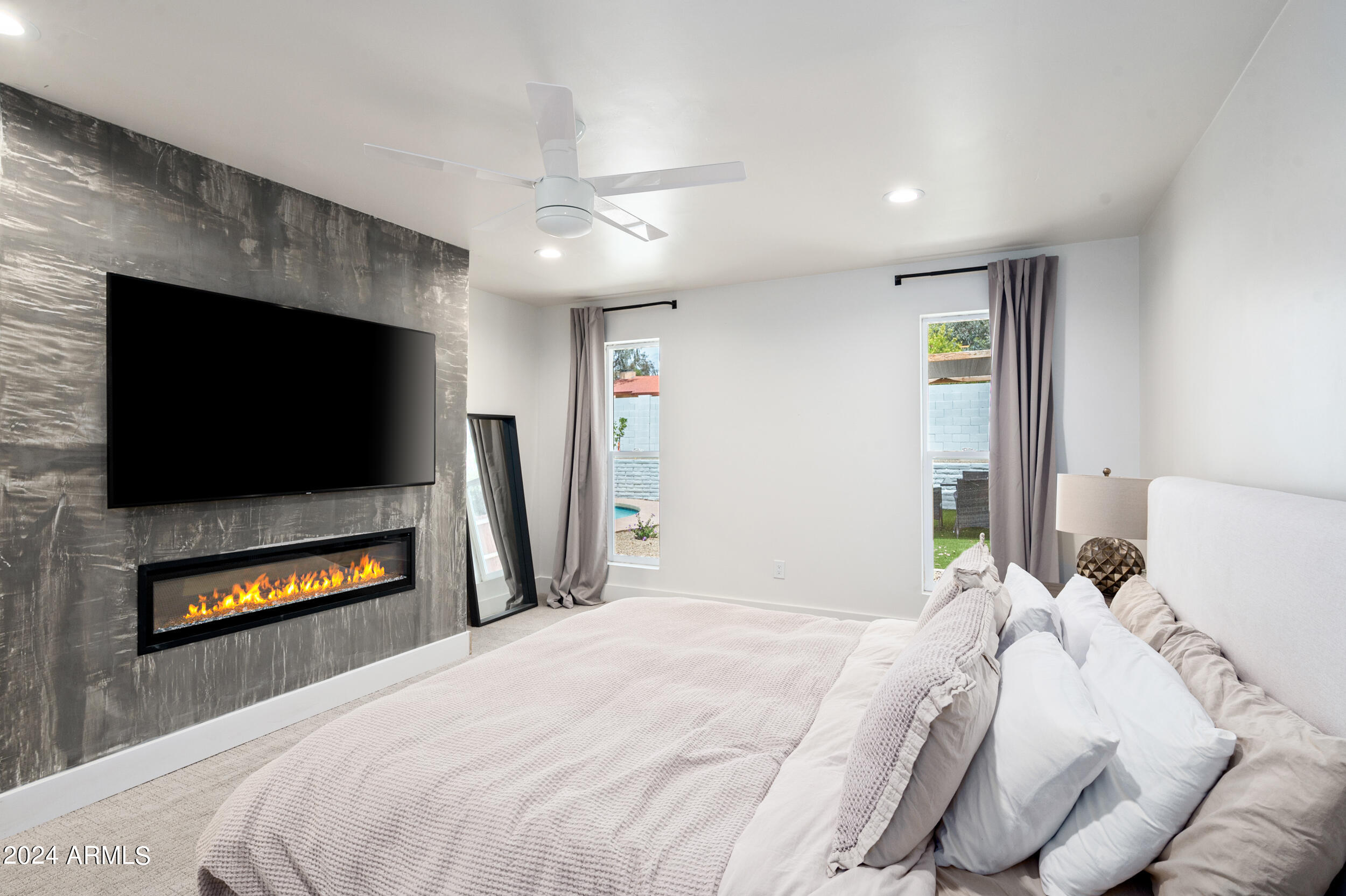 1124 E FAIRFIELD Street