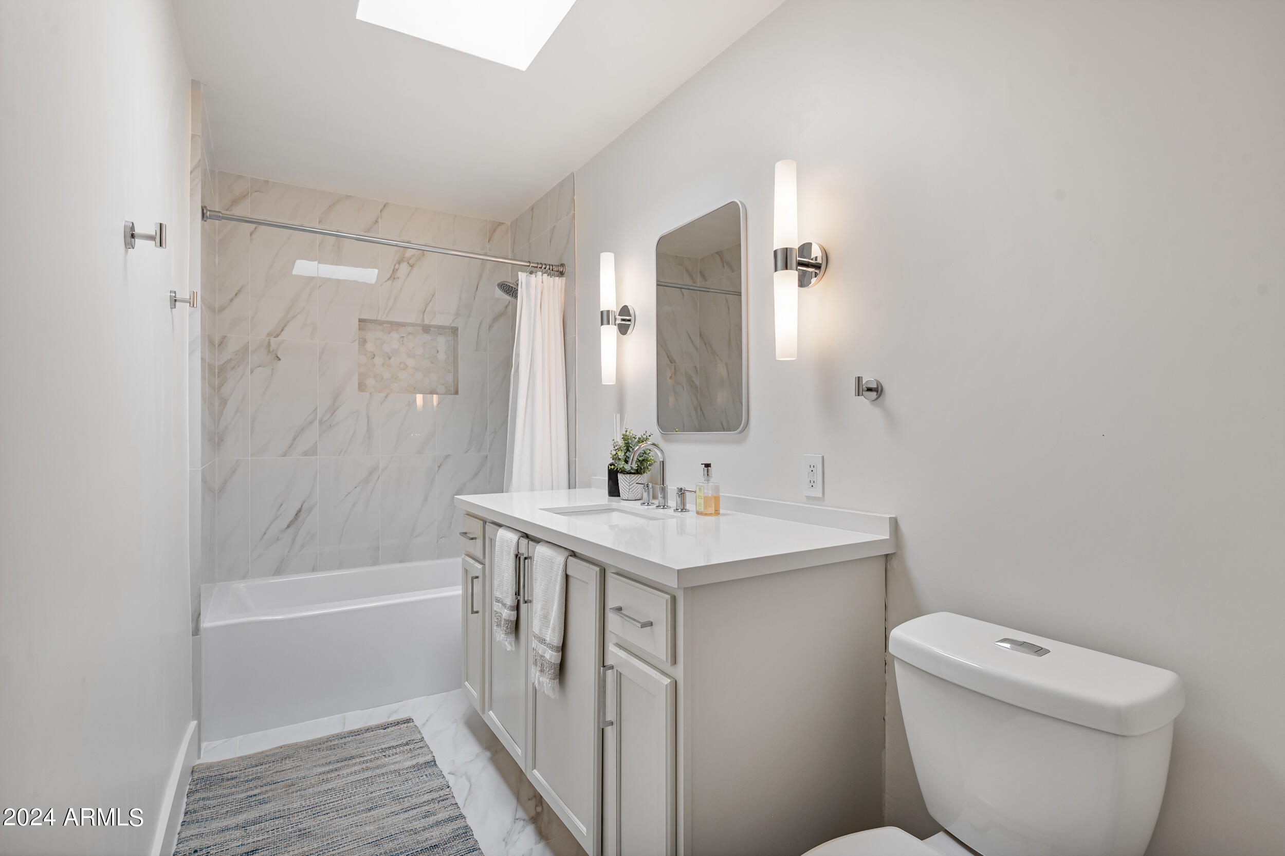 1124 E FAIRFIELD Street