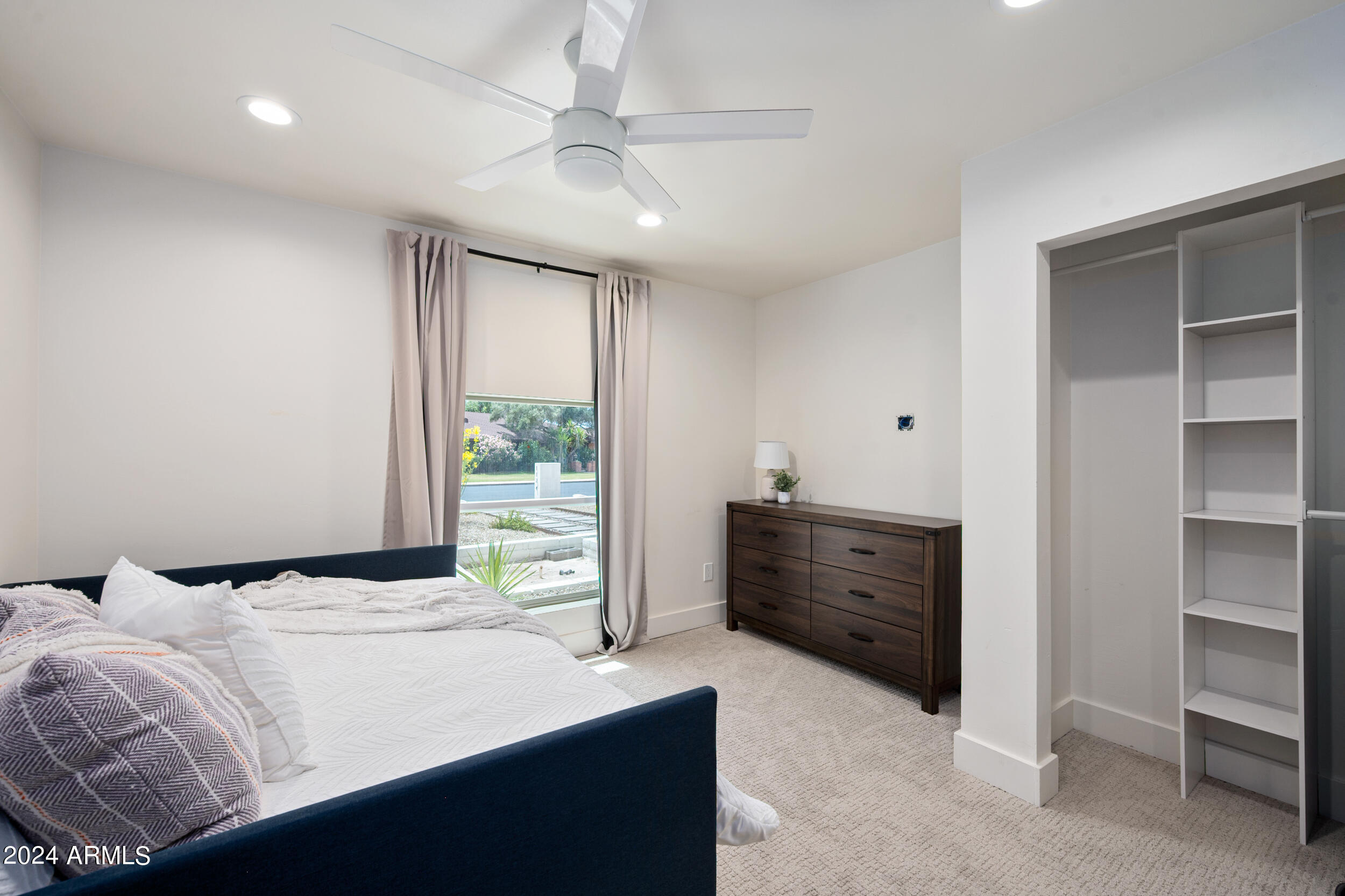 1124 E FAIRFIELD Street