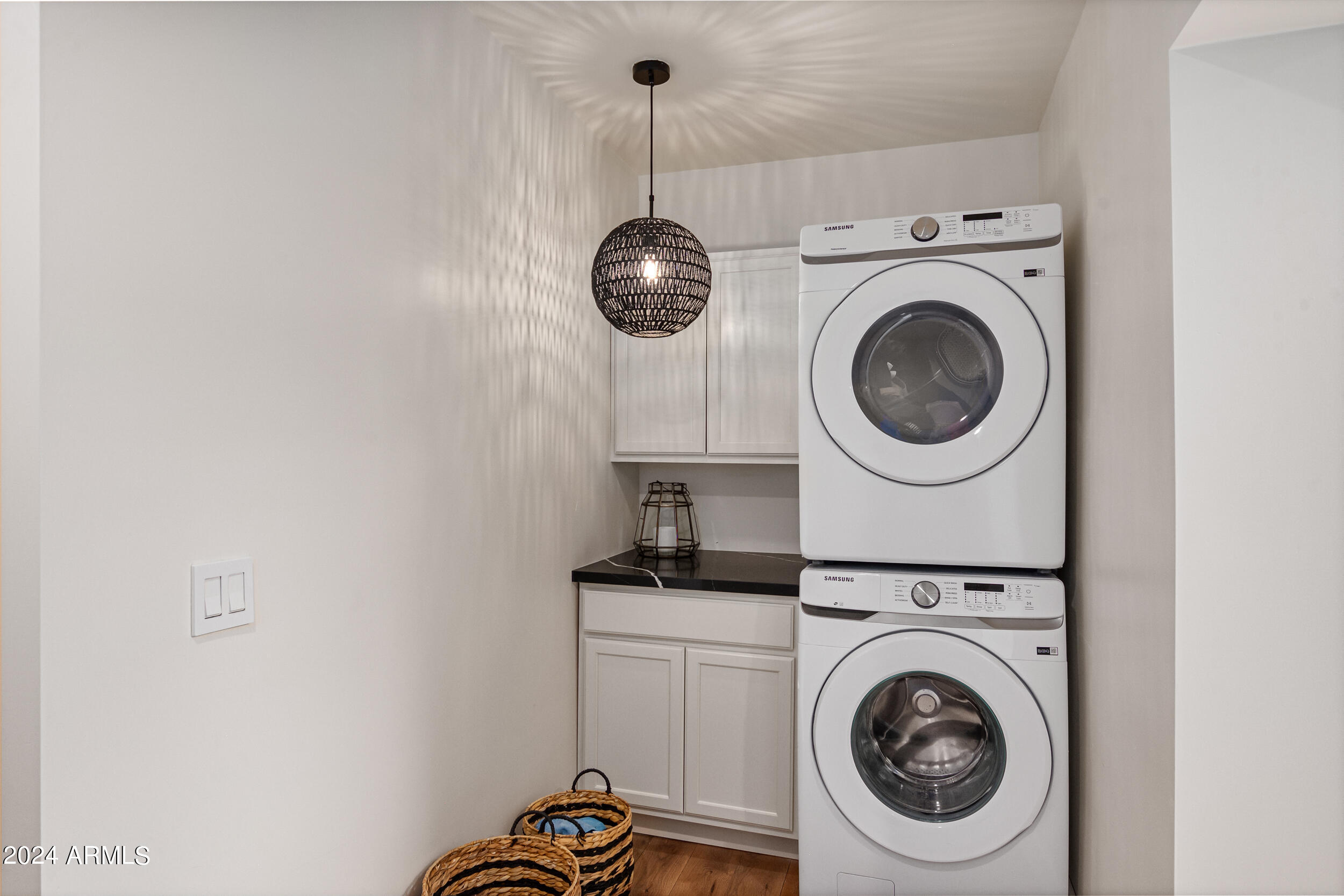 1124 E FAIRFIELD Street