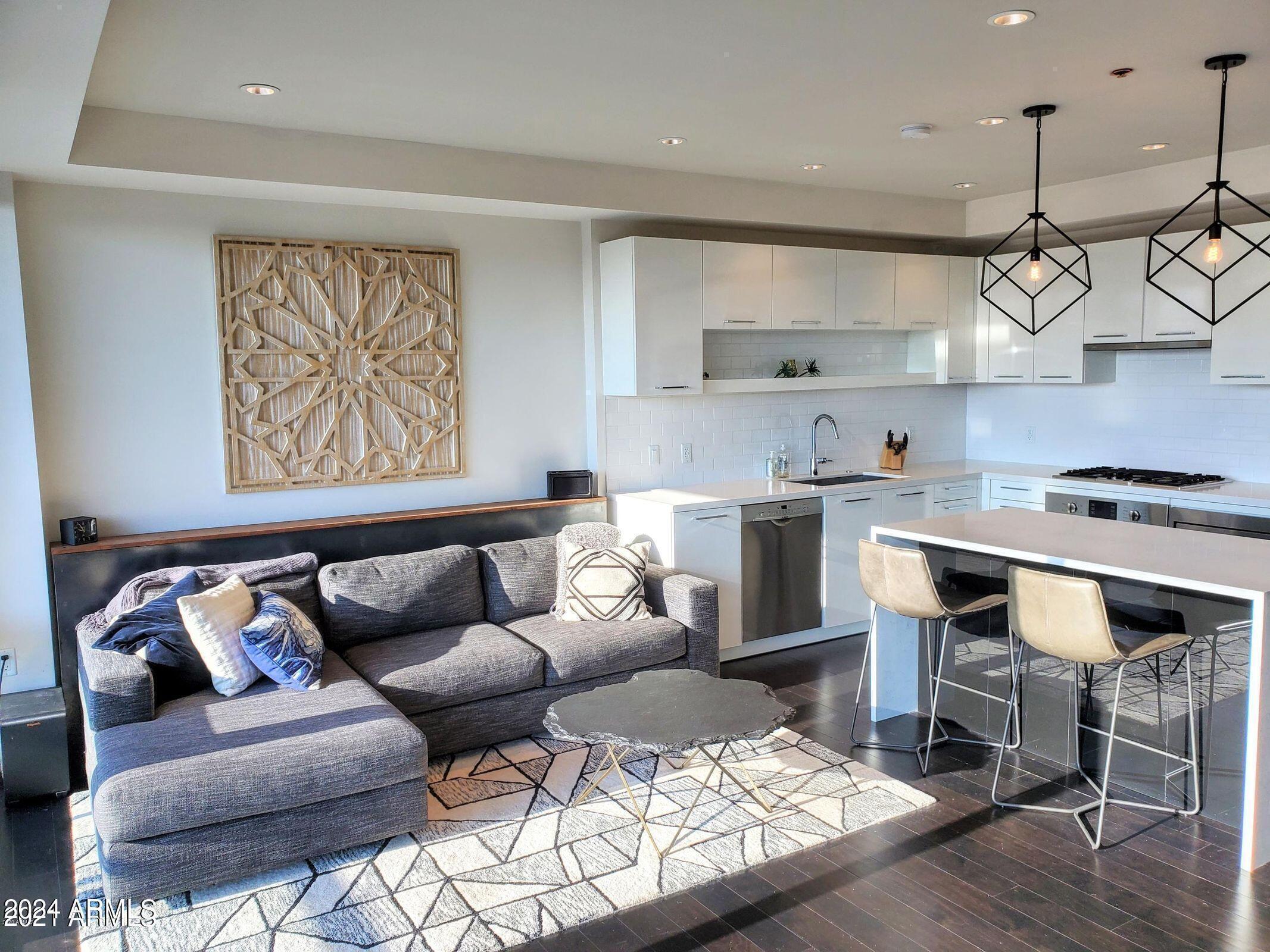 4422 N 75th Street, 6005