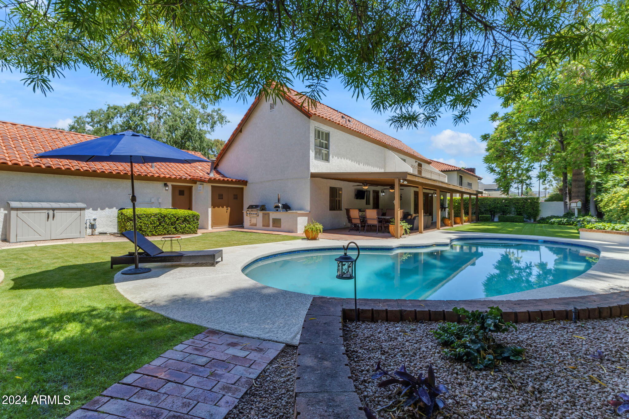 15 E CACTUS WREN Drive