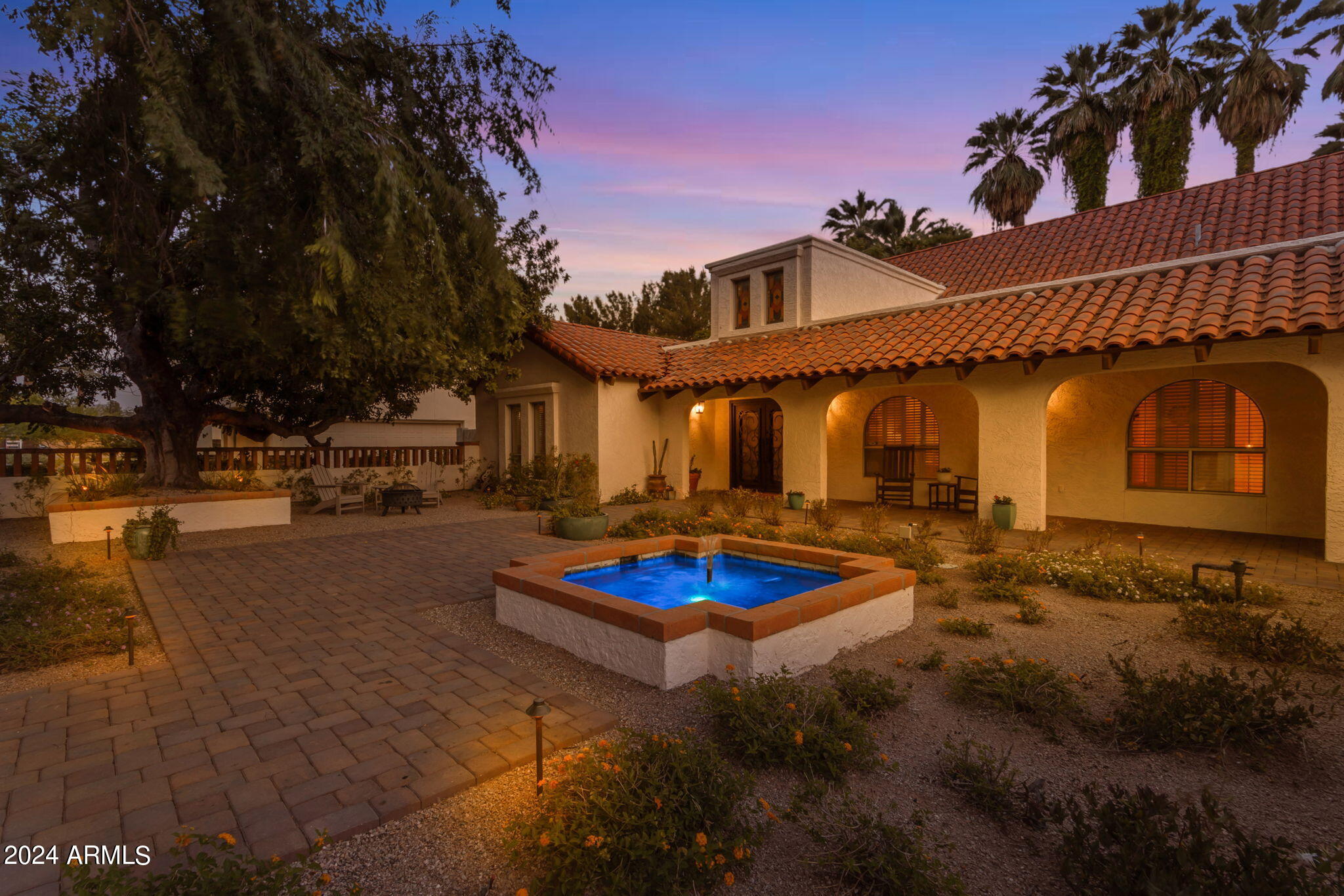 15 E CACTUS WREN Drive